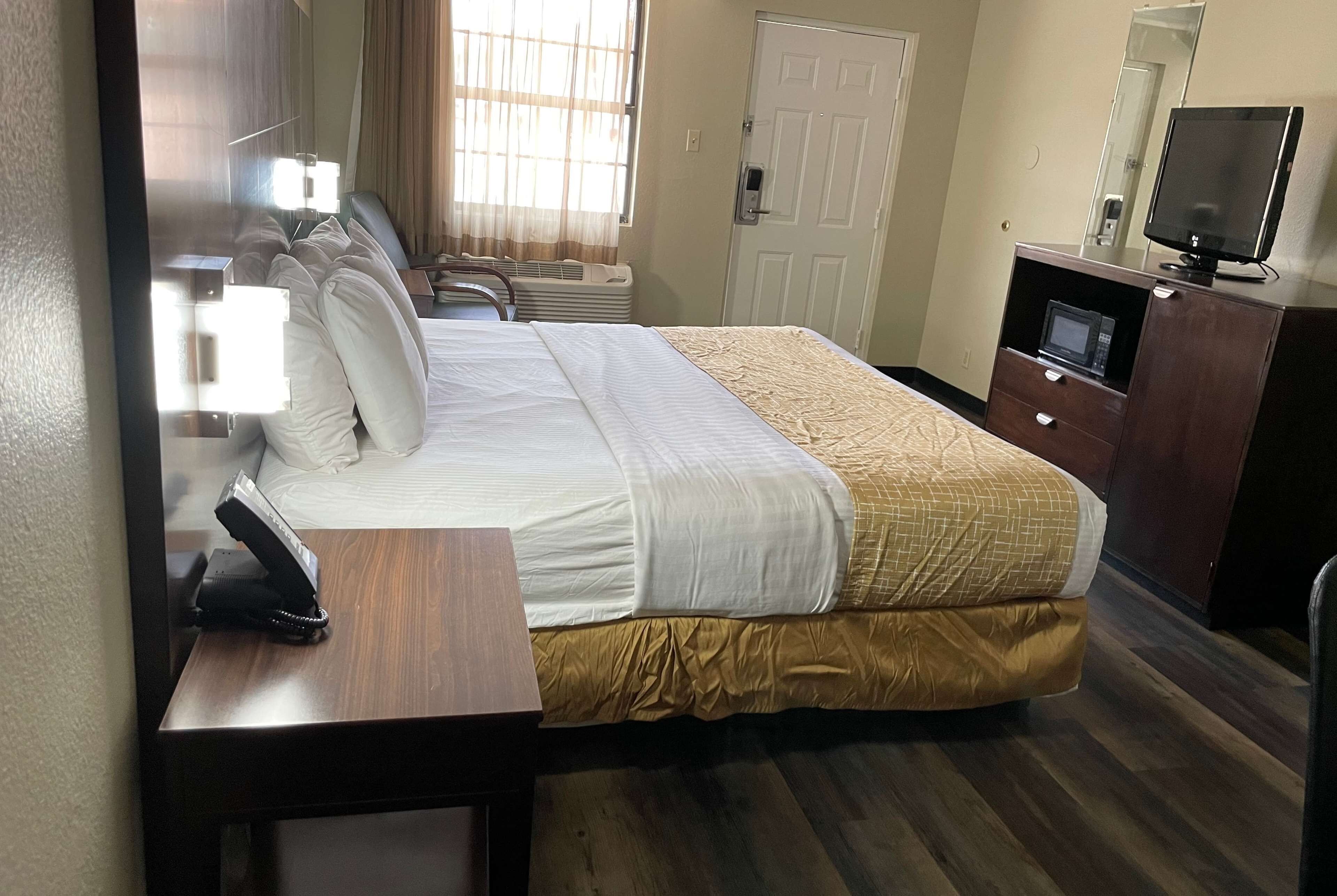 Travelodge by Wyndham Tuscaloosa