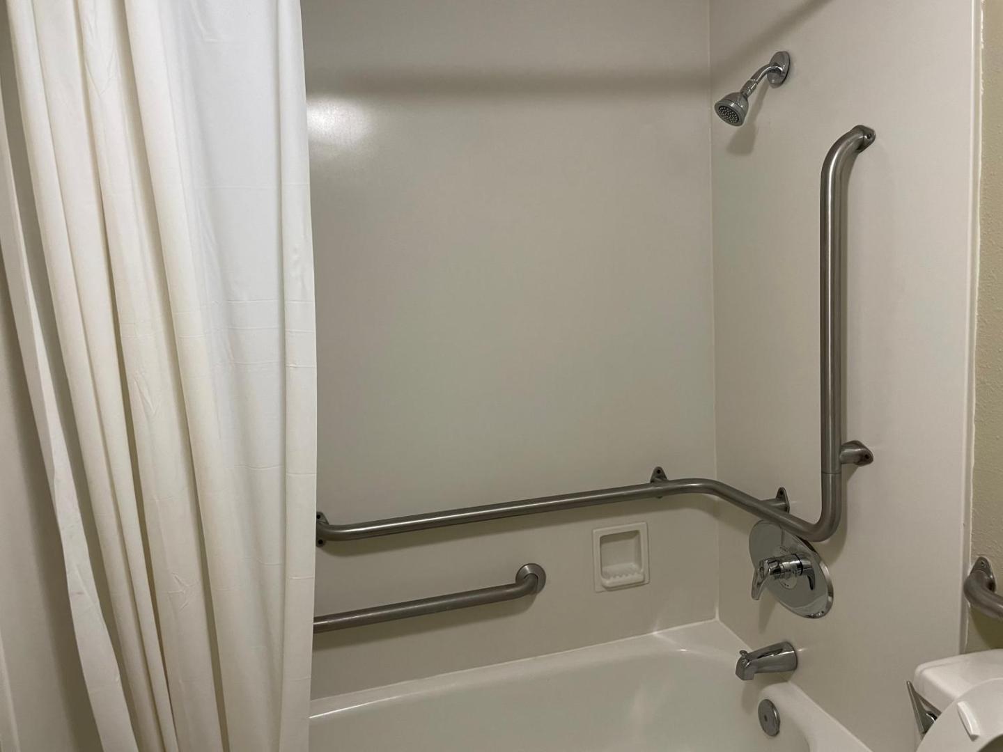 Travelodge by Wyndham Tuscaloosa