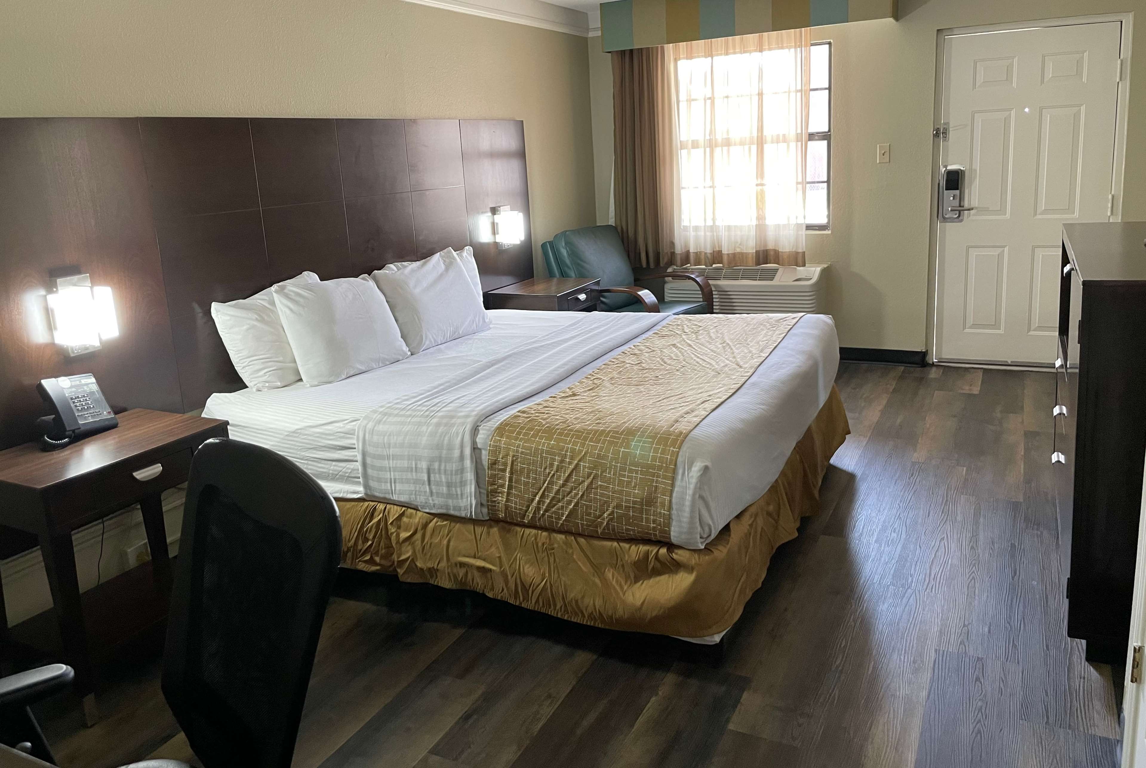 Travelodge by Wyndham Tuscaloosa