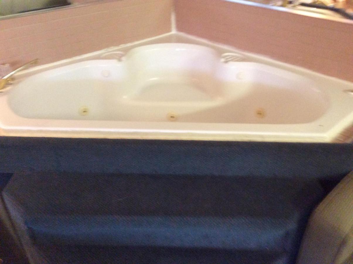 Days Inn by Wyndham York Alabama