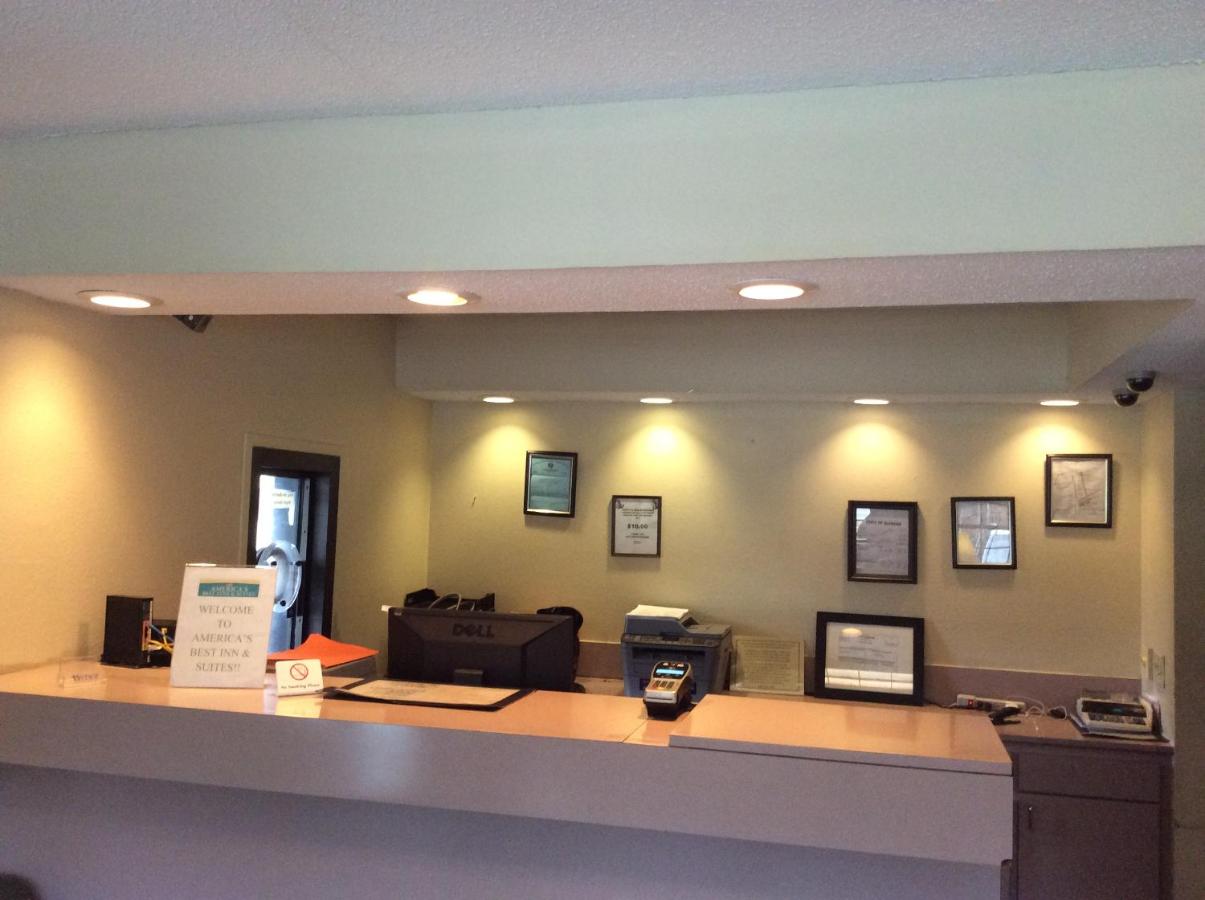 Days Inn by Wyndham York Alabama