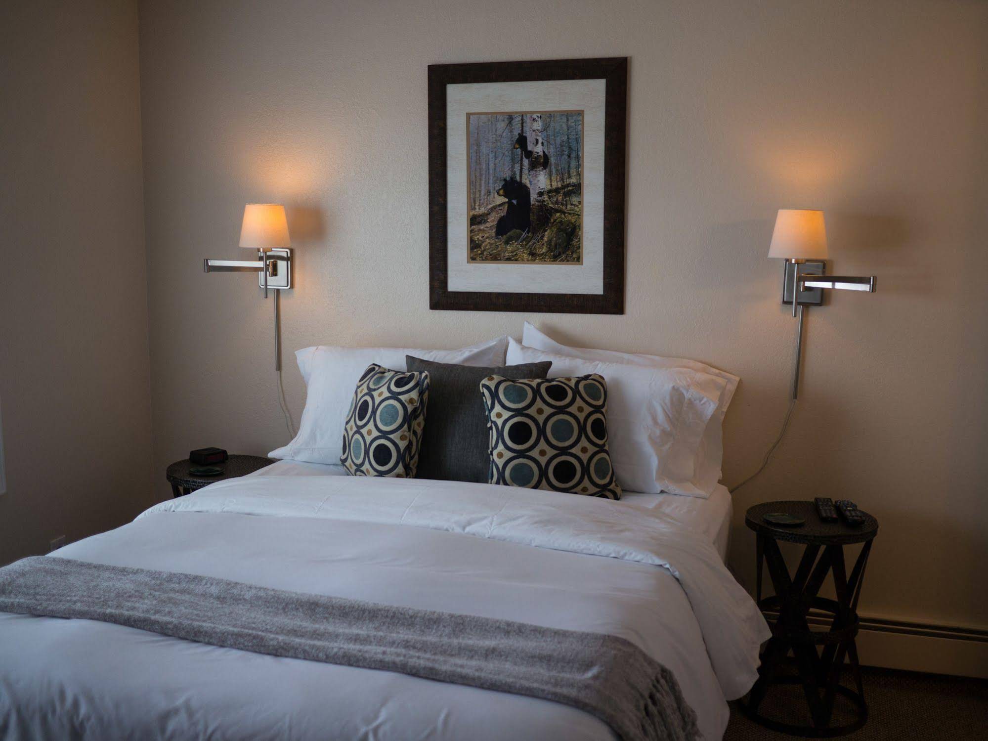 Arctic Fox Inn