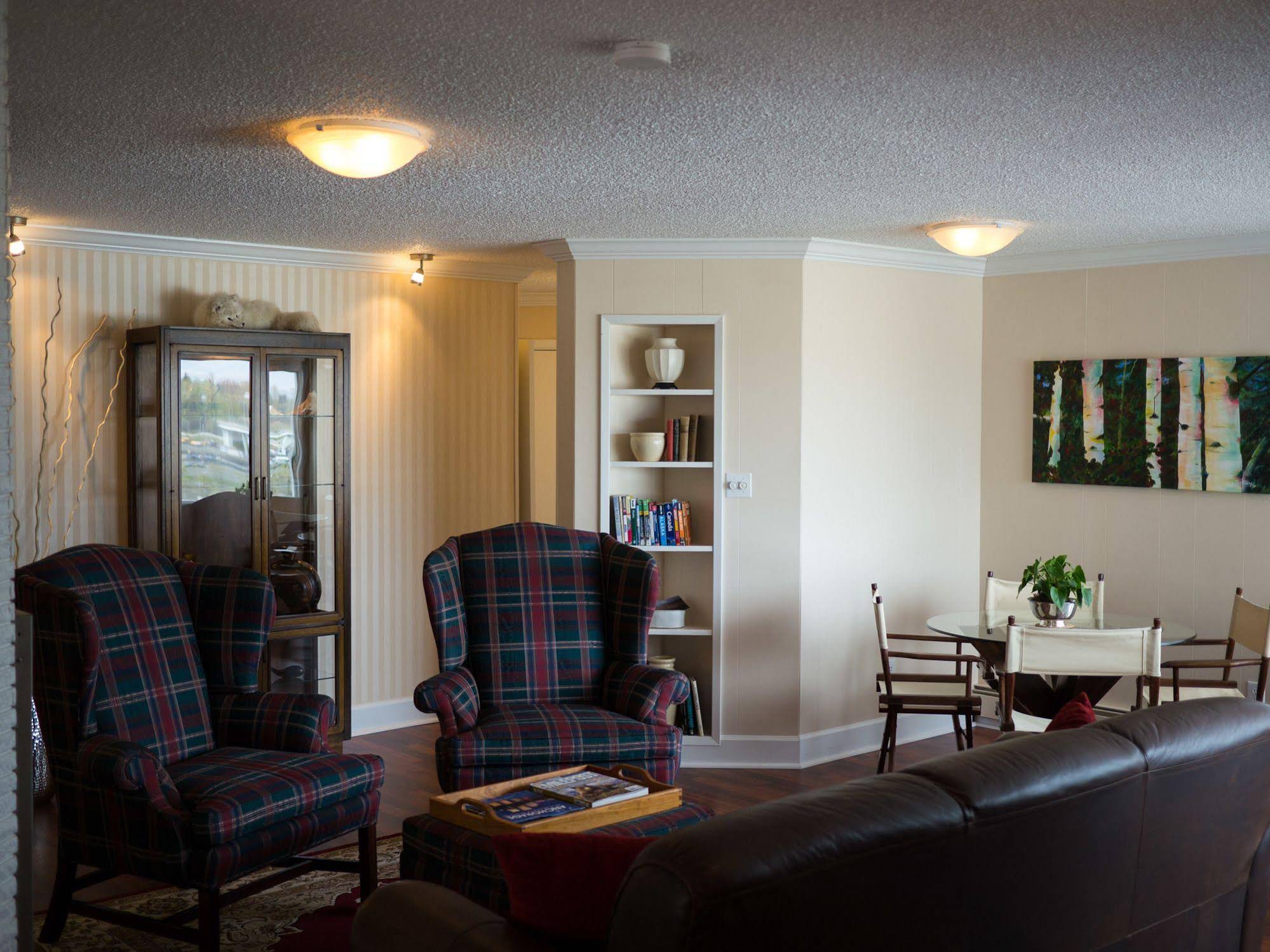 Arctic Fox Inn