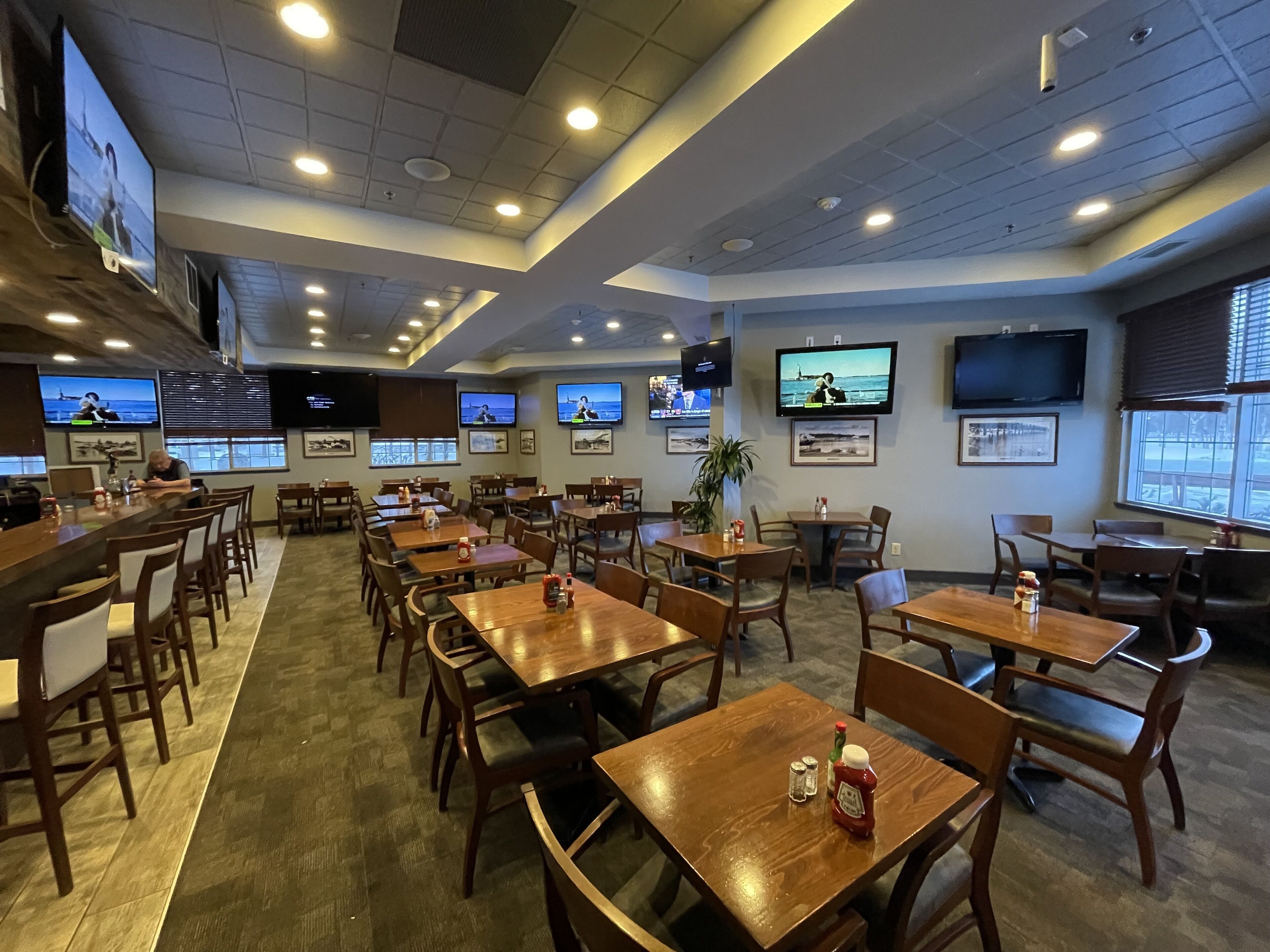 Coast Inn at Lake Hood