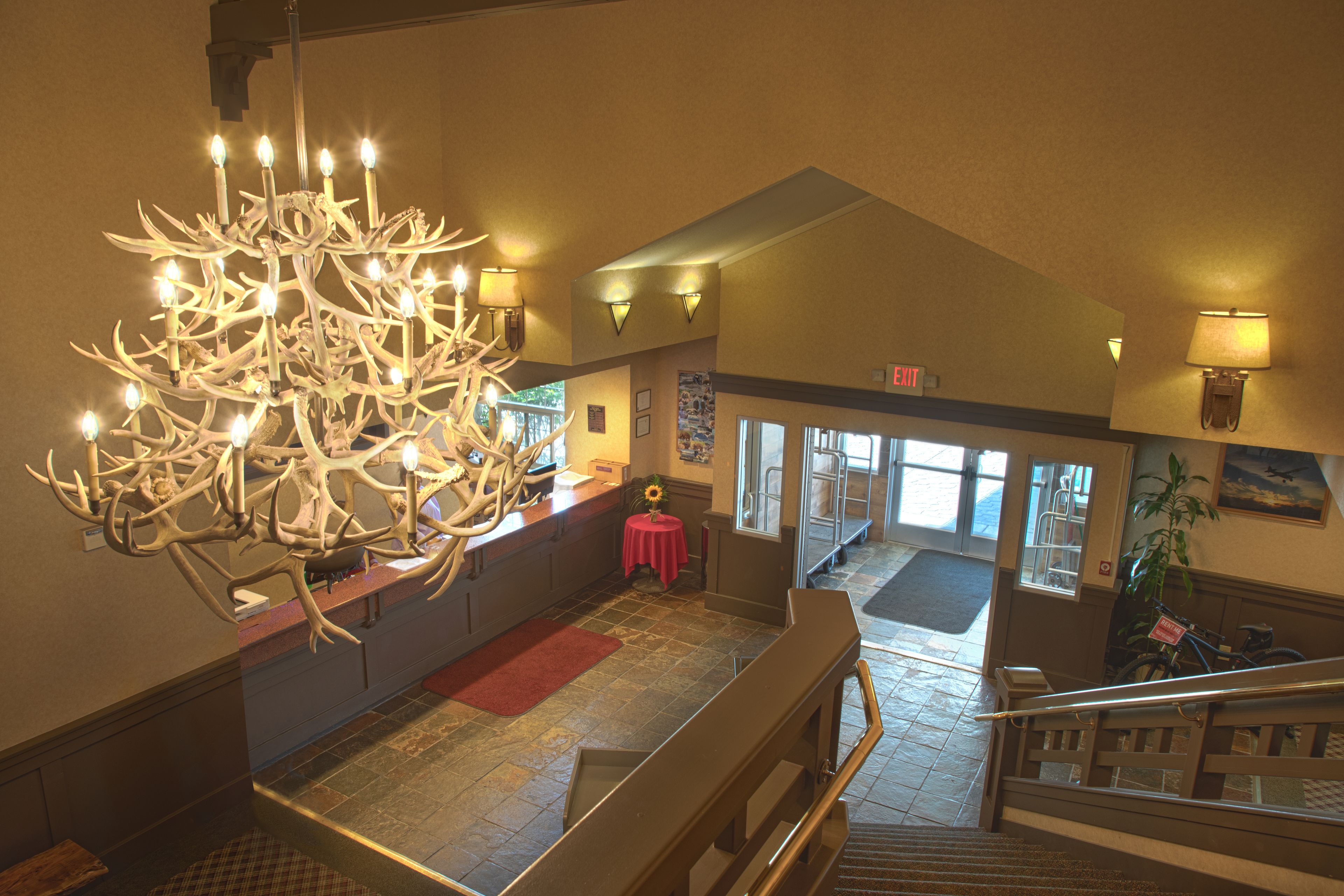 Coast Inn at Lake Hood