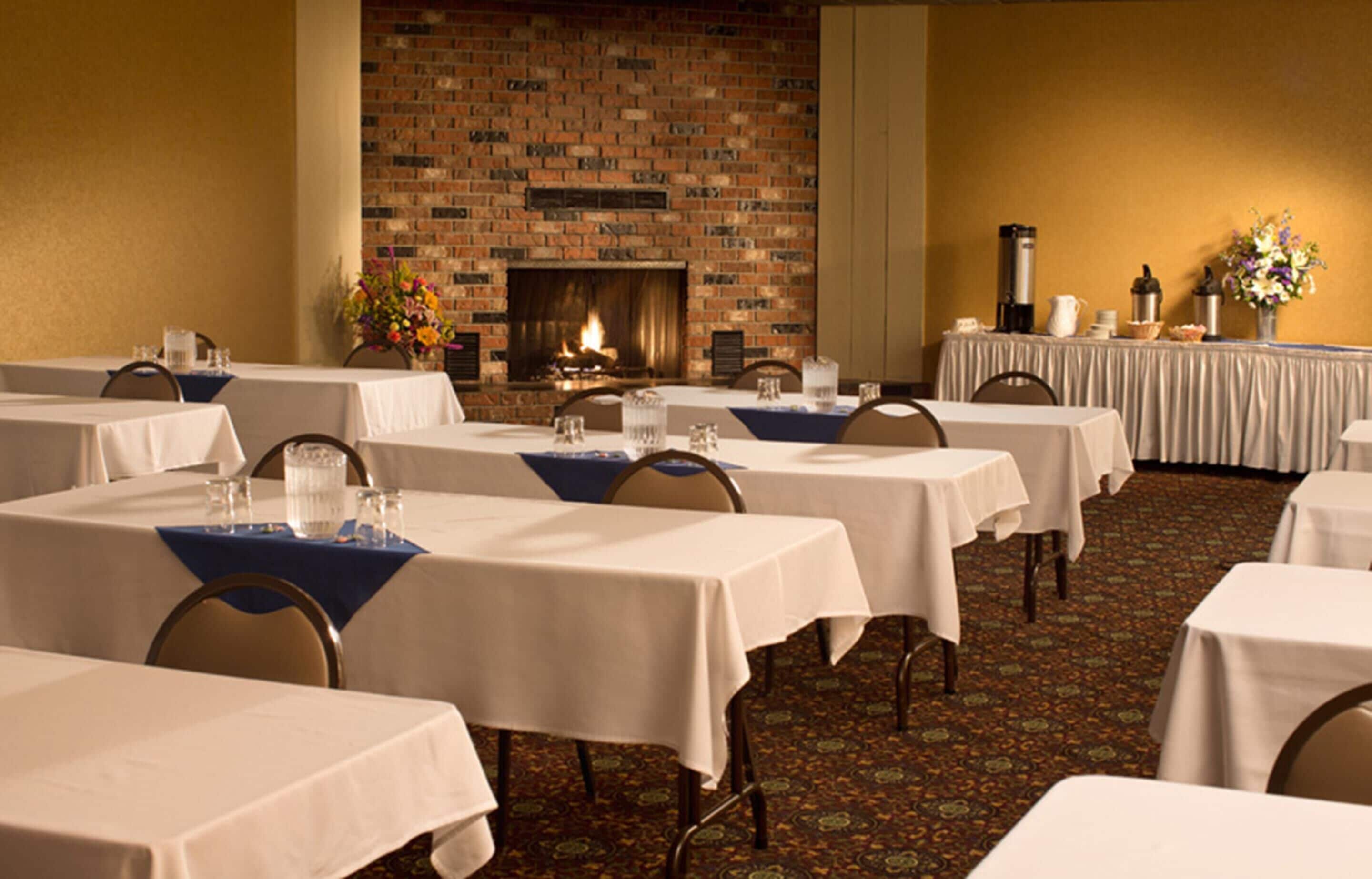 Coast Inn at Lake Hood