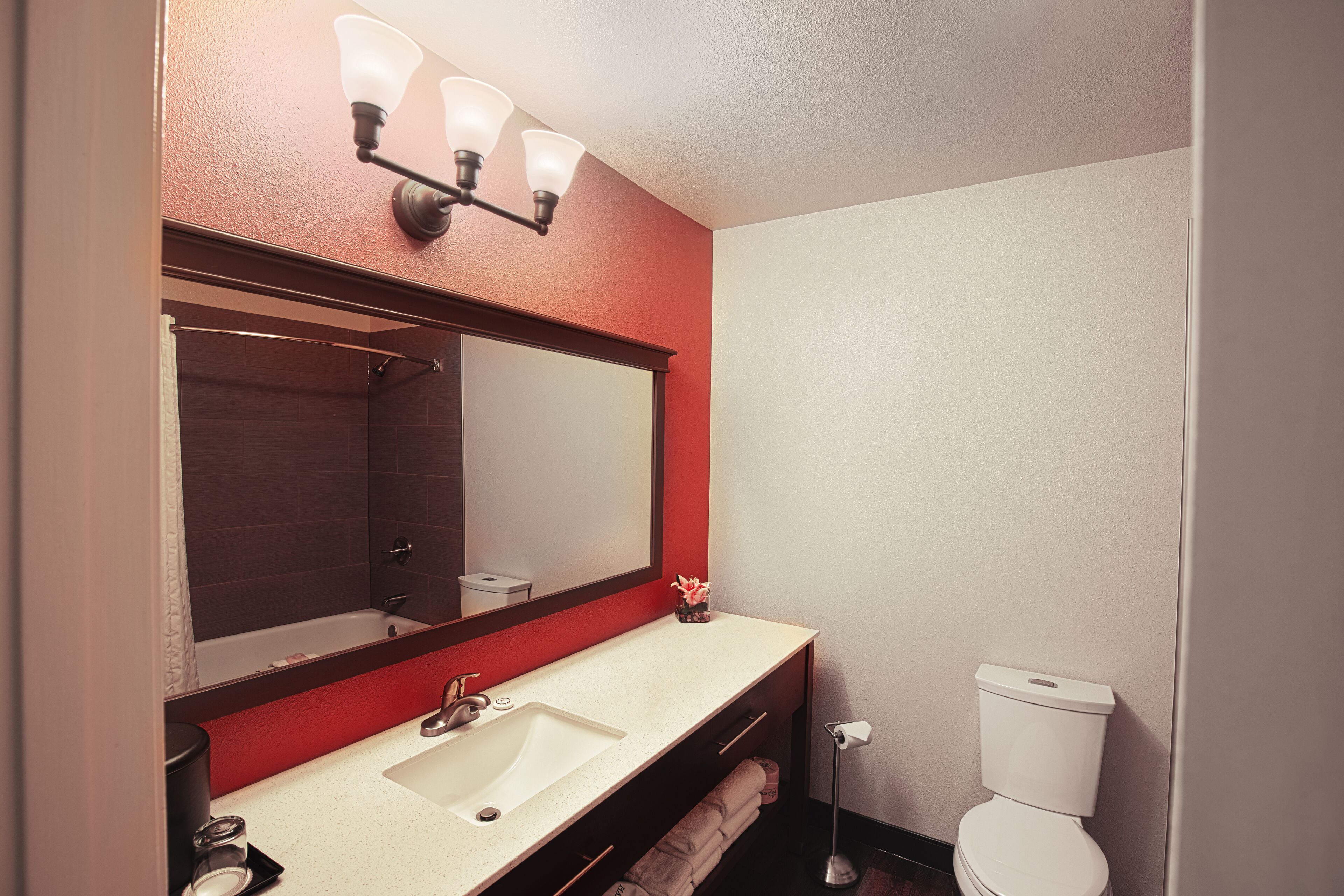 Coast Inn at Lake Hood