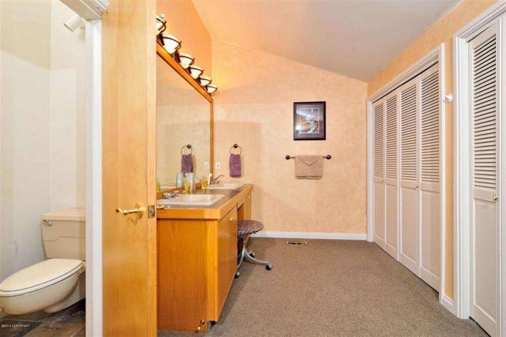 Goose Lake Lodge B&B