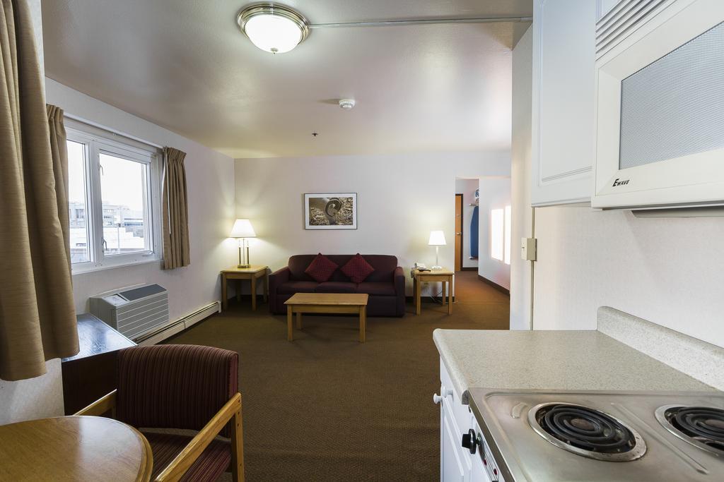 GuestHouse Inn & Suites Anchorage