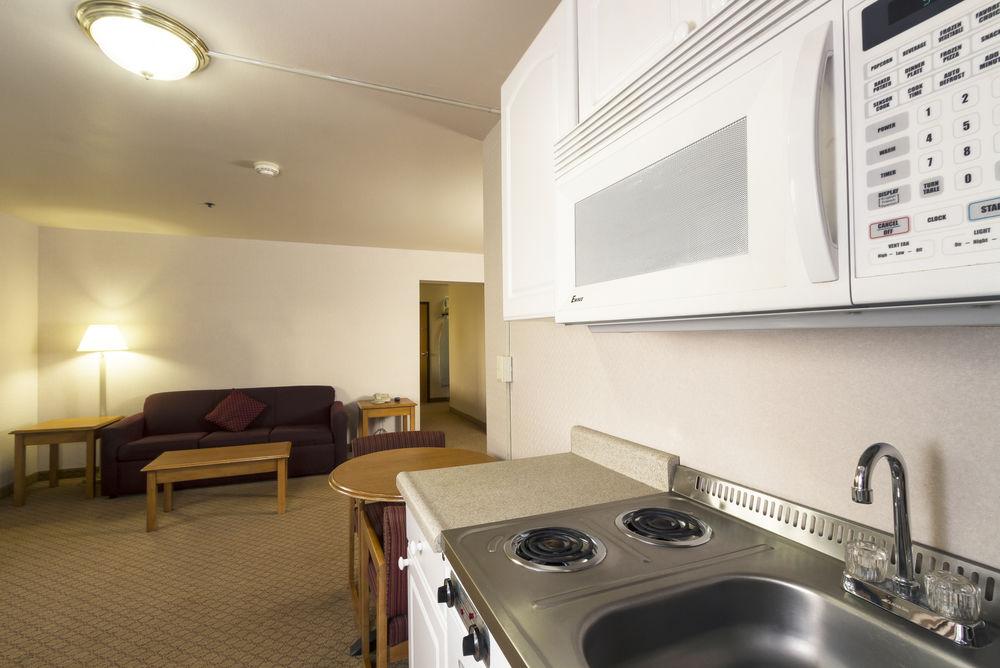 GuestHouse Inn & Suites Anchorage