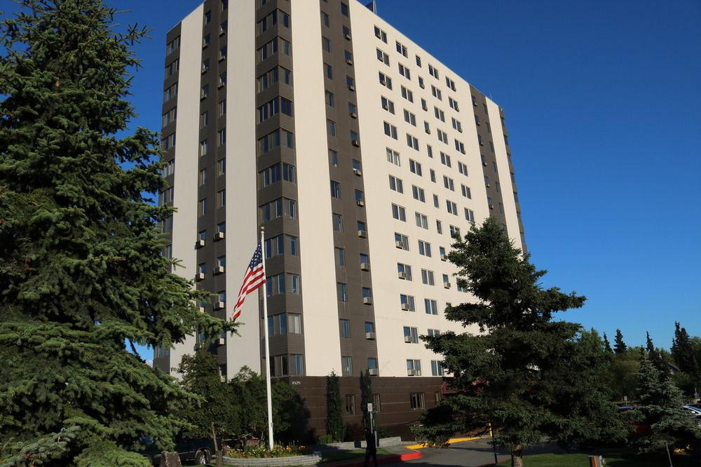 Inlet Tower Hotel and Suites