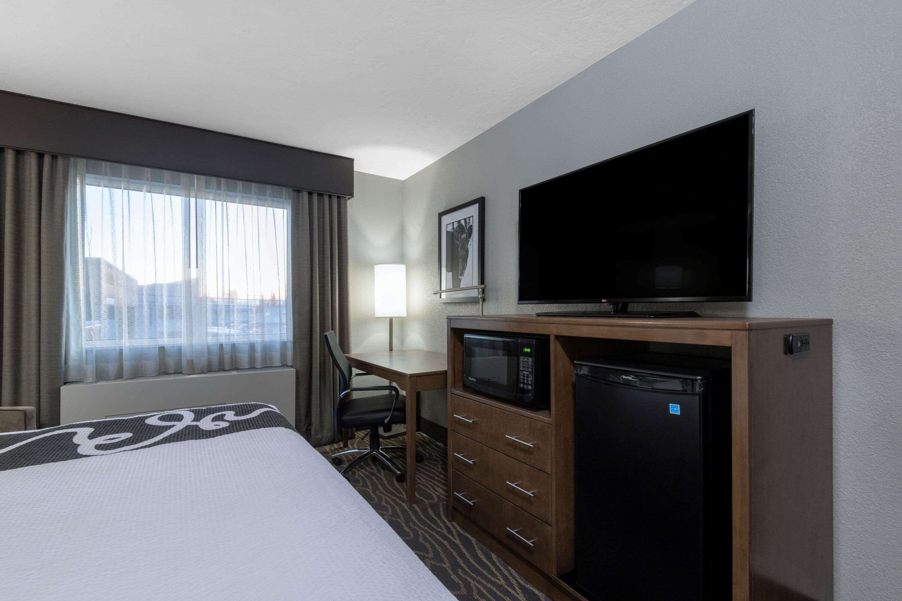 La Quinta Inn & Suites by Wyndham Anchorage Airport