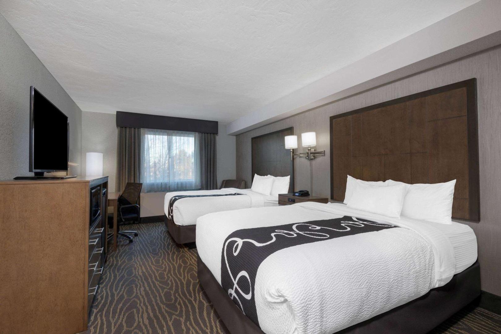 La Quinta Inn & Suites by Wyndham Anchorage Airport