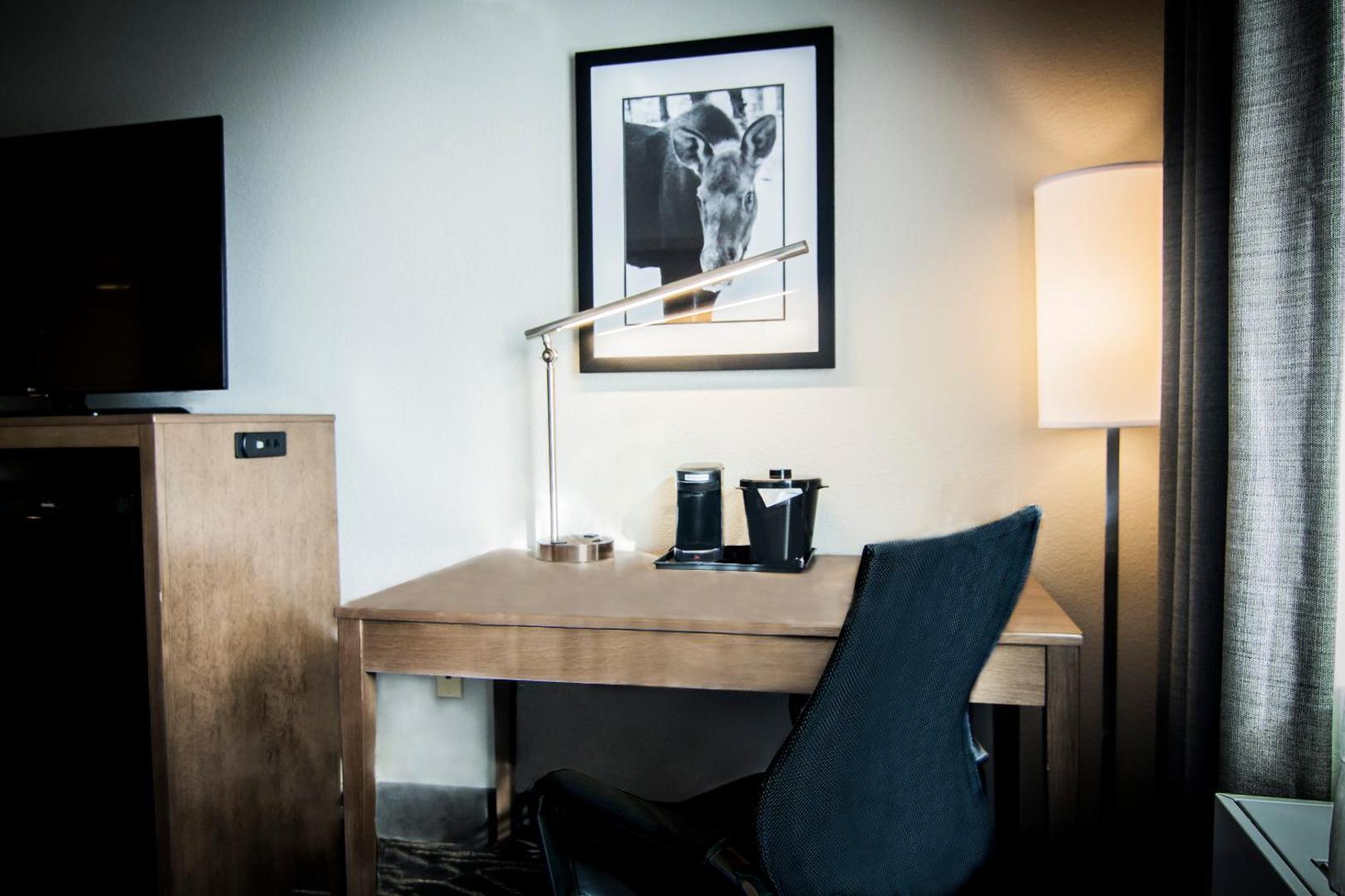 La Quinta Inn & Suites by Wyndham Anchorage Airport