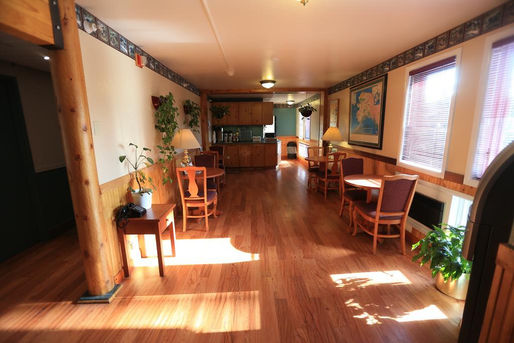 Longhouse Alaskan