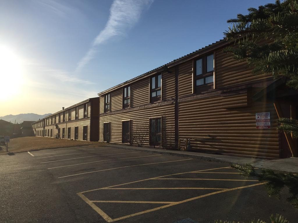 Longhouse Alaskan