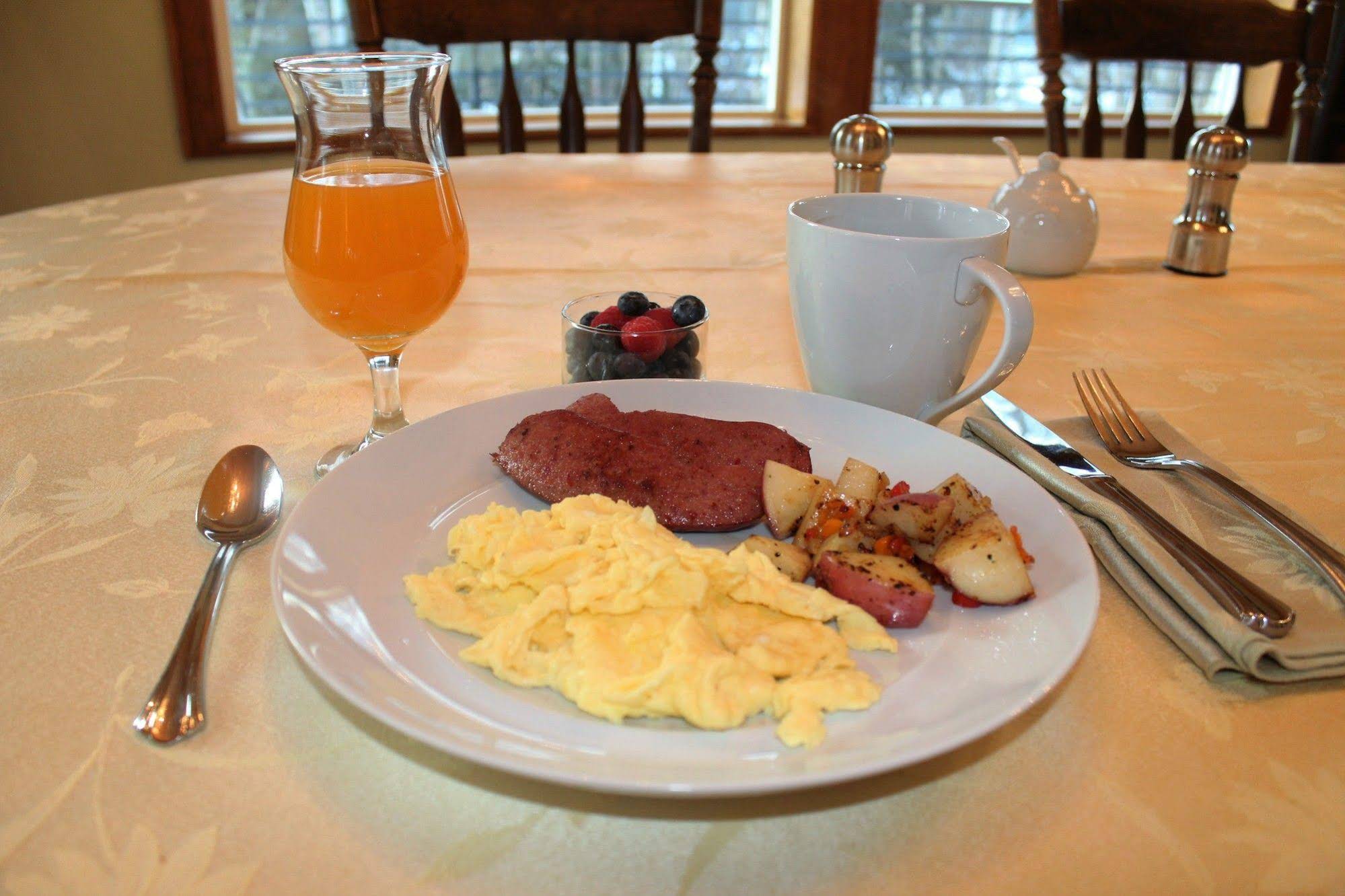 Maria's Creekside B&b
