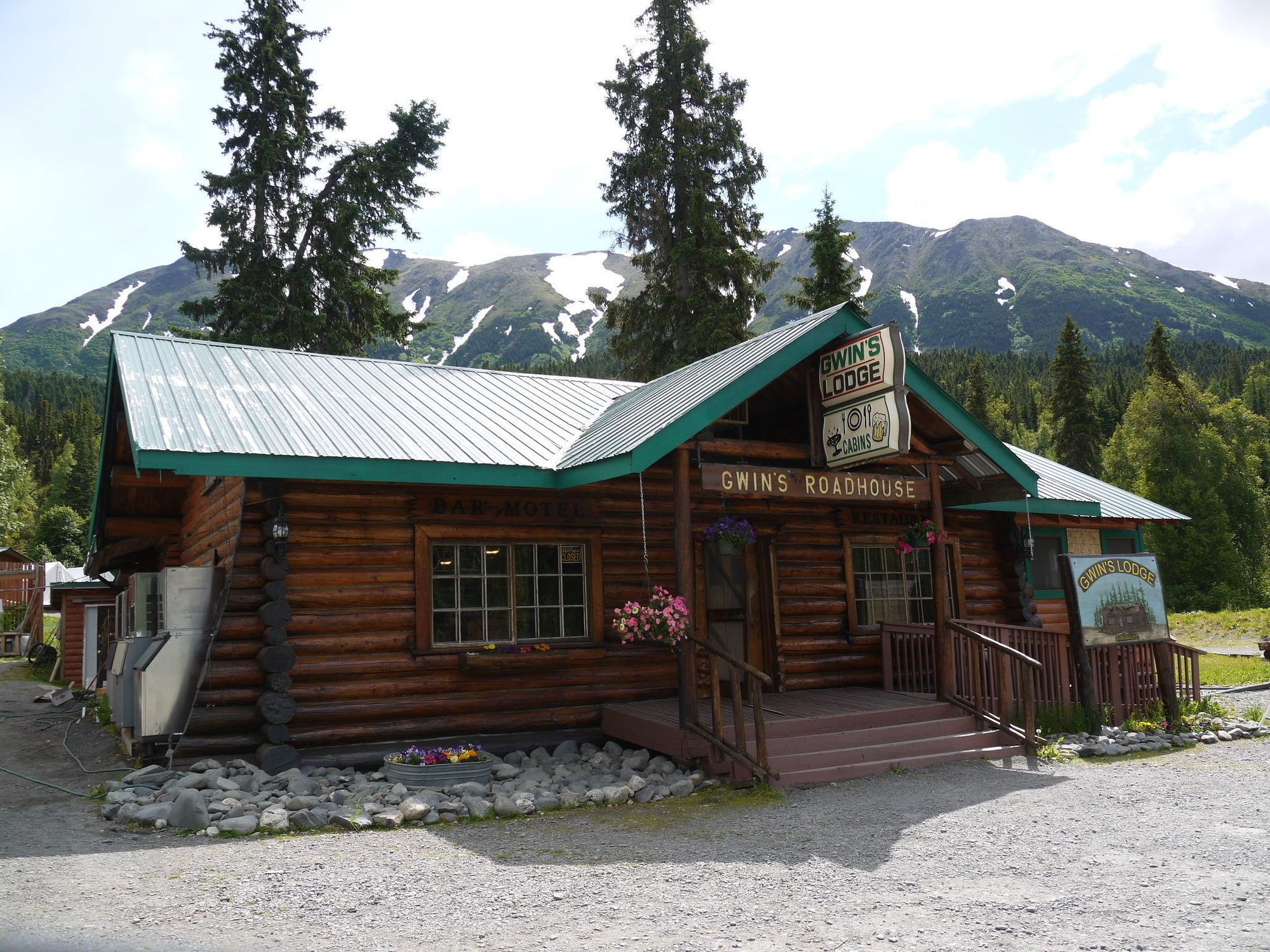 Gwin's Lodge and Restaurant