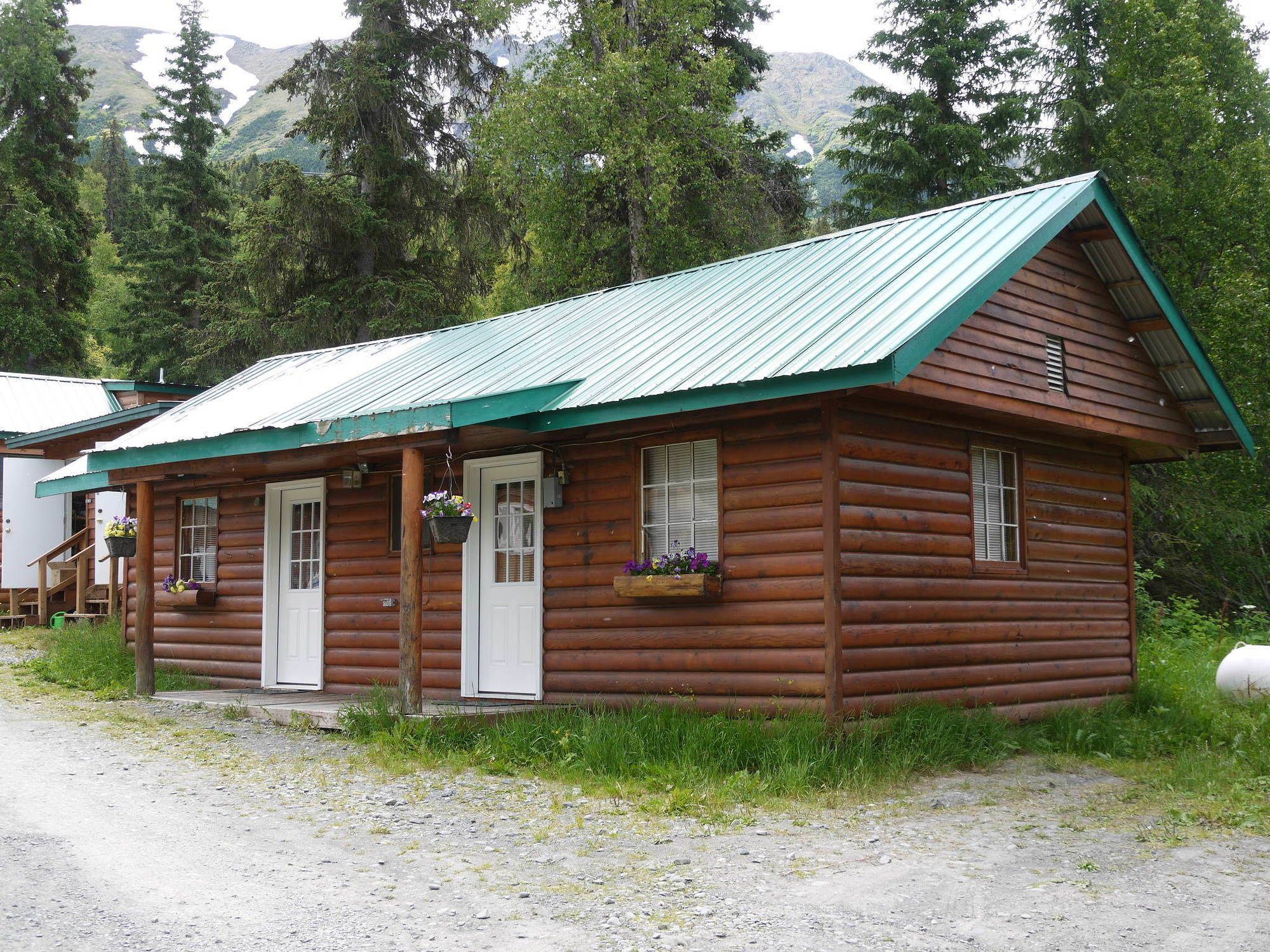 Gwin's Lodge and Restaurant