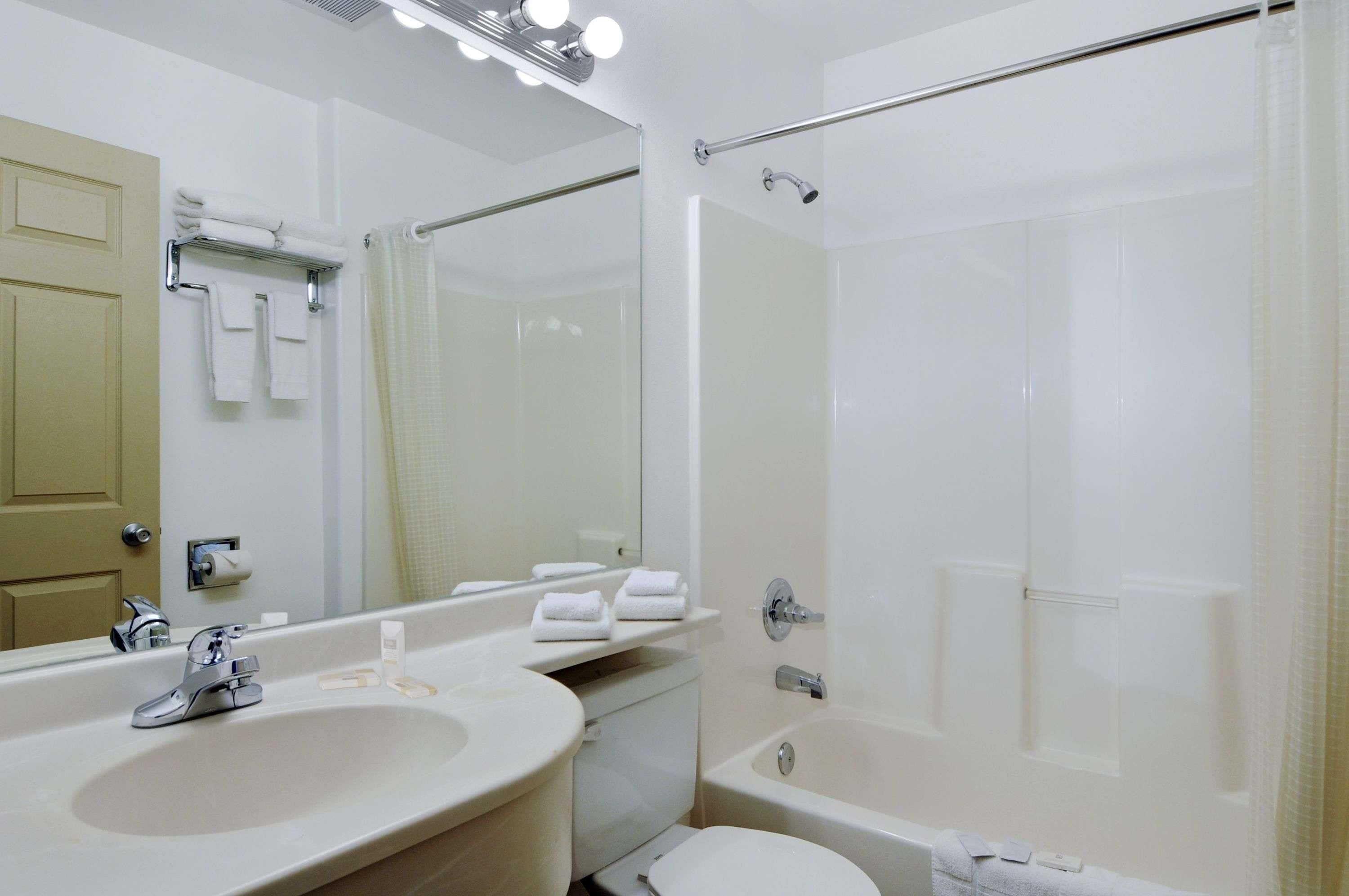 Microtel Inn & Suites by Wyndham Eagle River/Anchorage Are