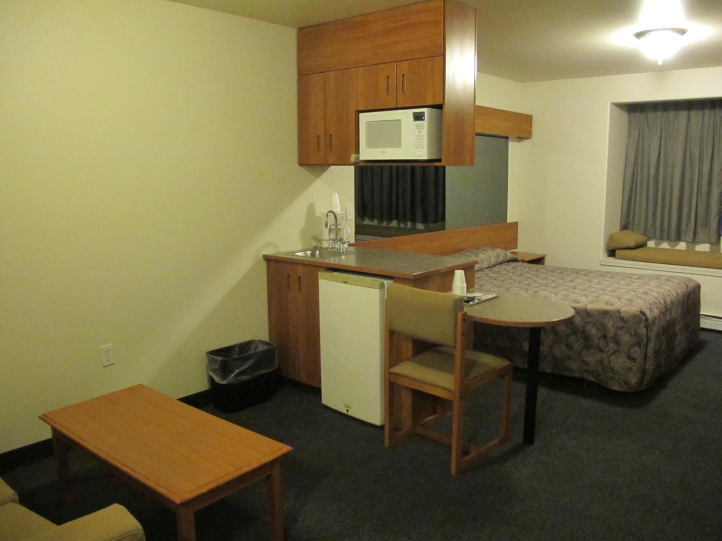 Microtel Inn & Suites by Wyndham Eagle River/Anchorage Are