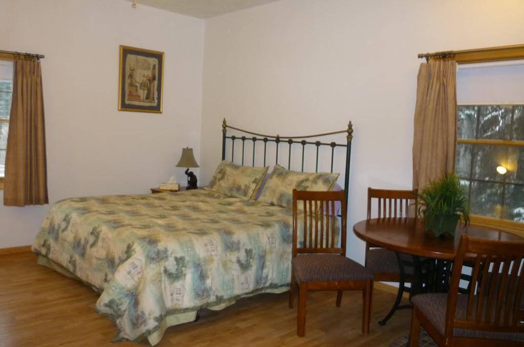 Abbey Archway Inn