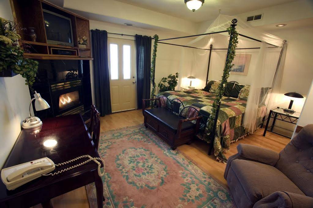 Abbey Archway Inn