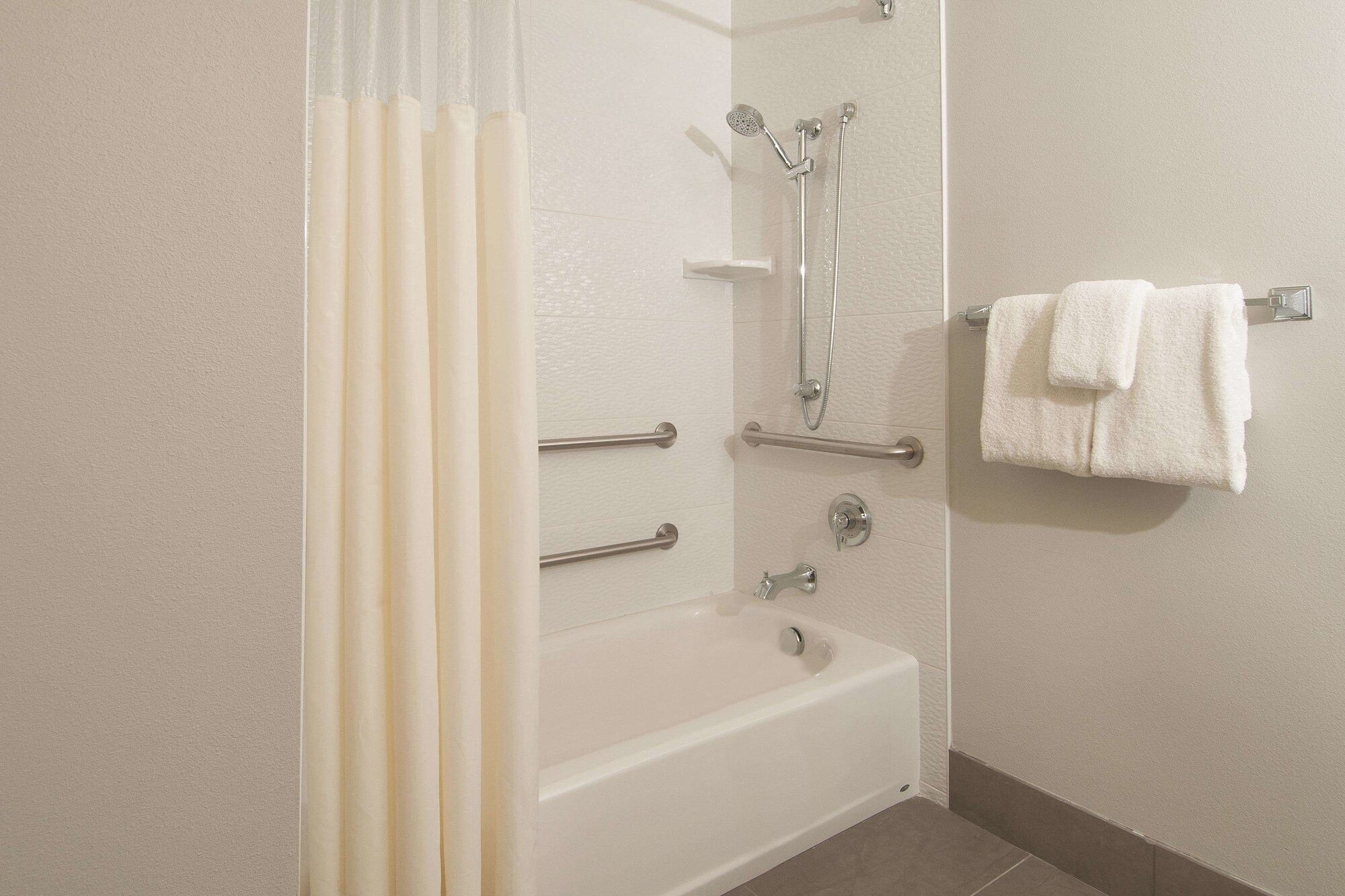 La Quinta Inn & Suites by Wyndham Fairbanks Airport