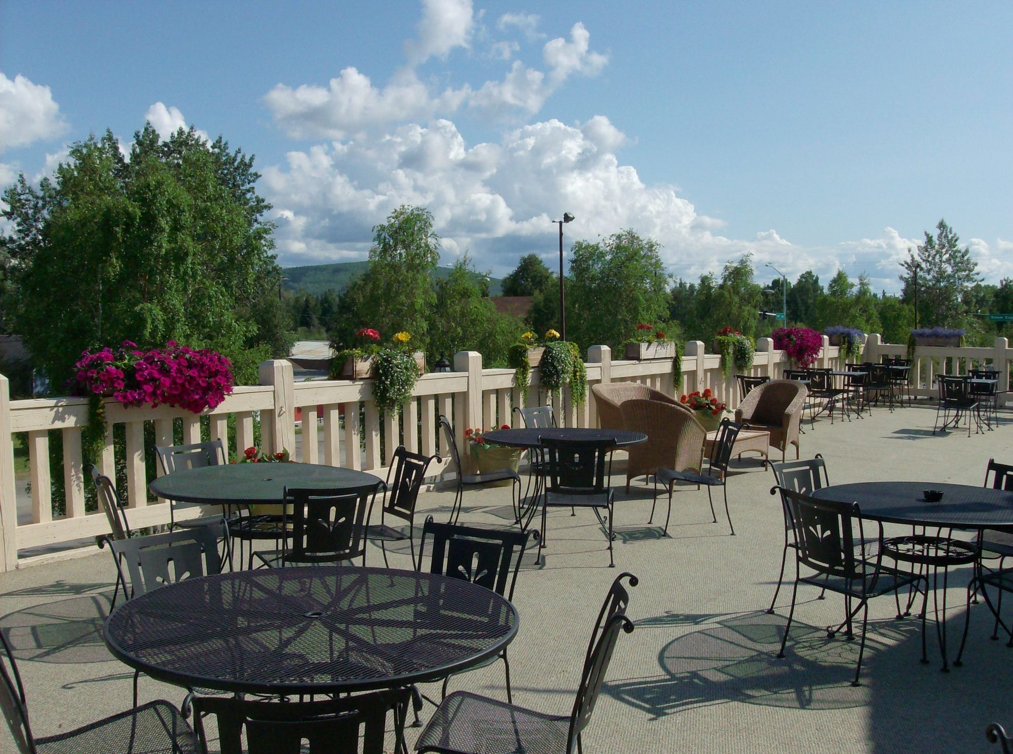 Clarion Hotel & Suites