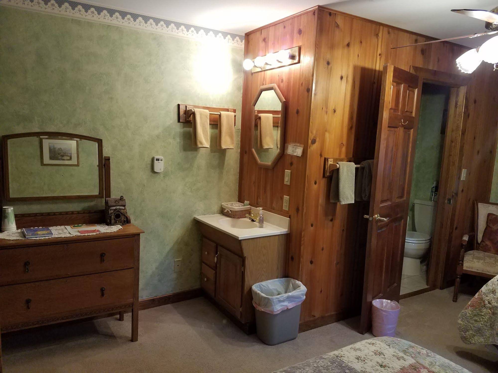 Denali Touch of Wilderness Bed and Breakfast Inn