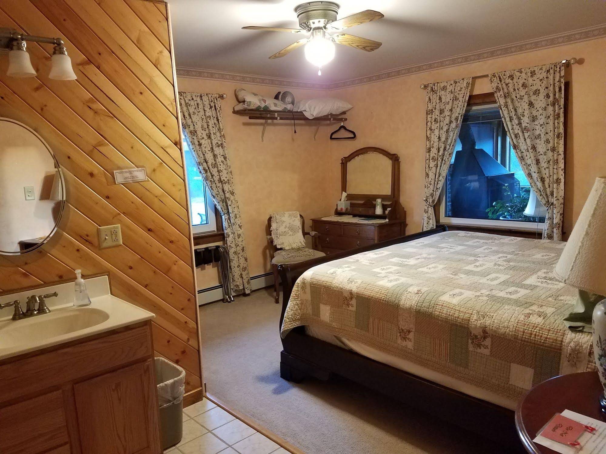 Denali Touch of Wilderness Bed and Breakfast Inn