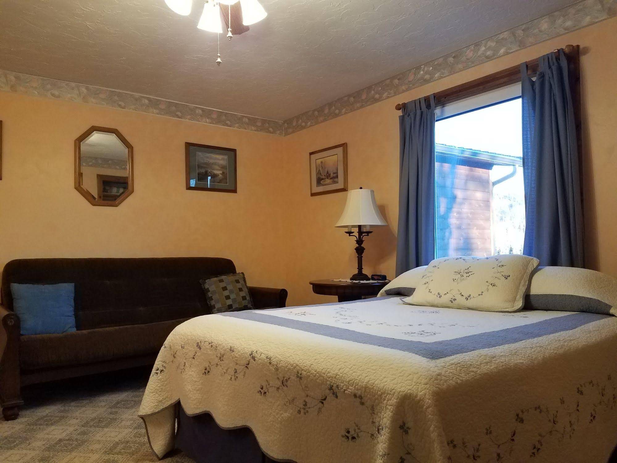 Denali Touch of Wilderness Bed and Breakfast Inn