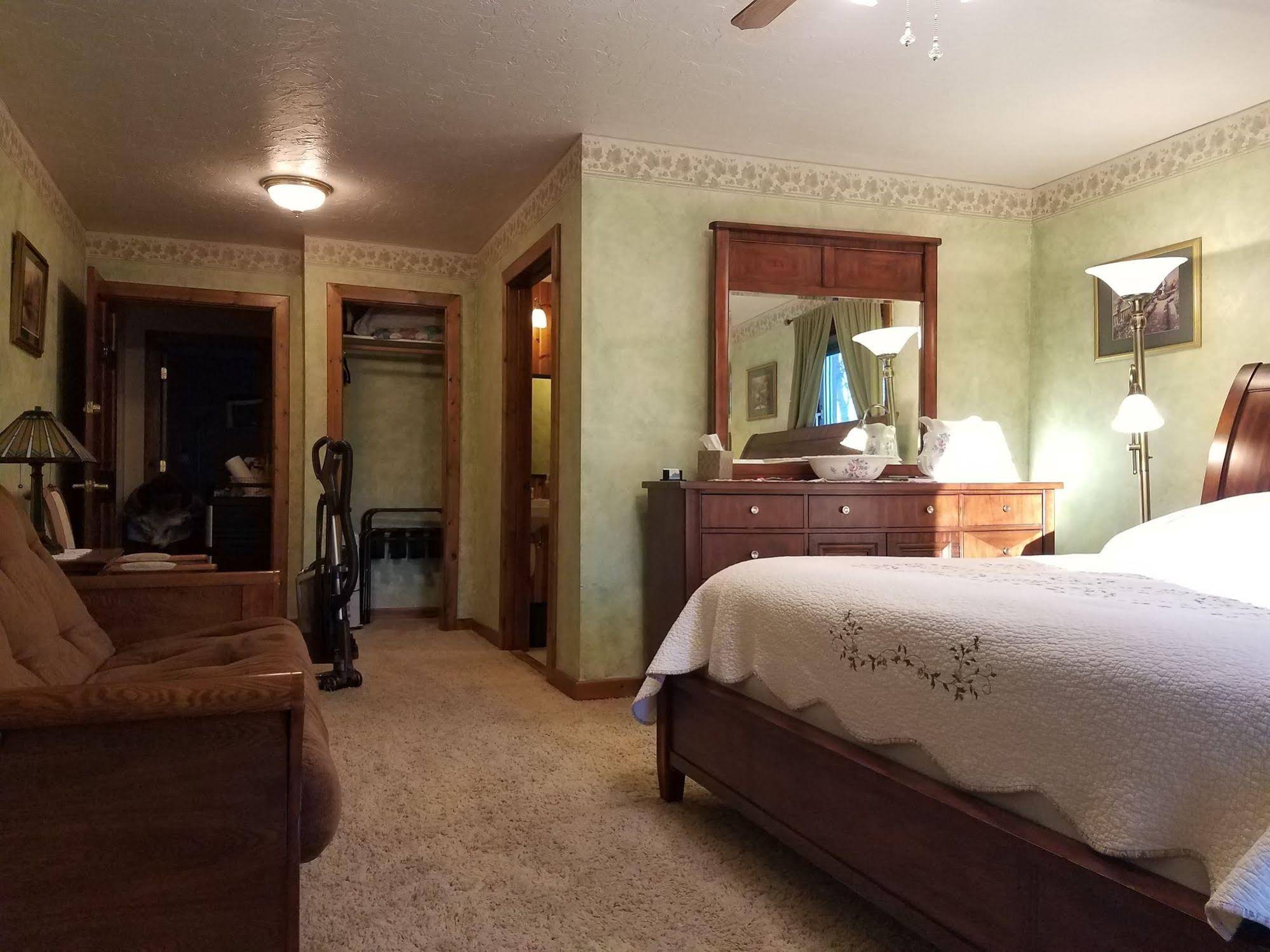 Denali Touch of Wilderness Bed and Breakfast Inn