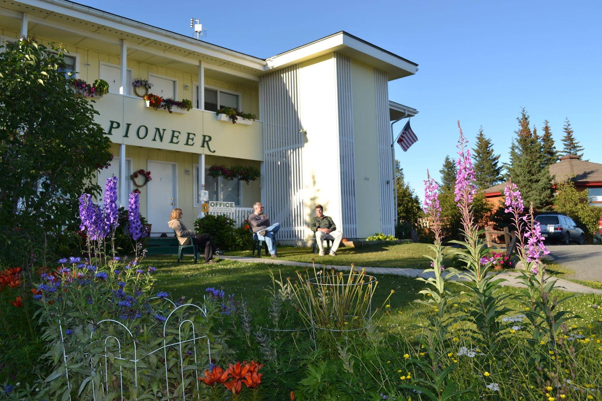 Pioneer Inn