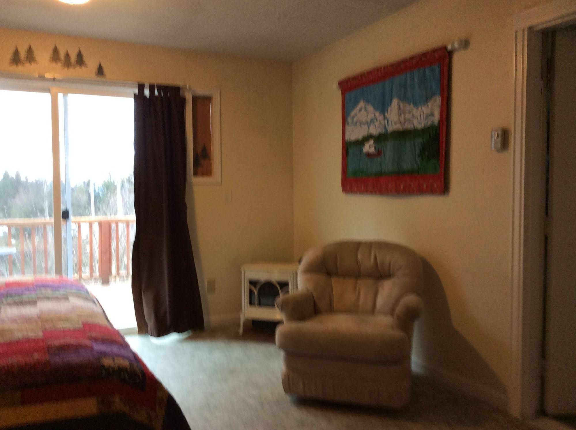 The Spyglass Inn B&B