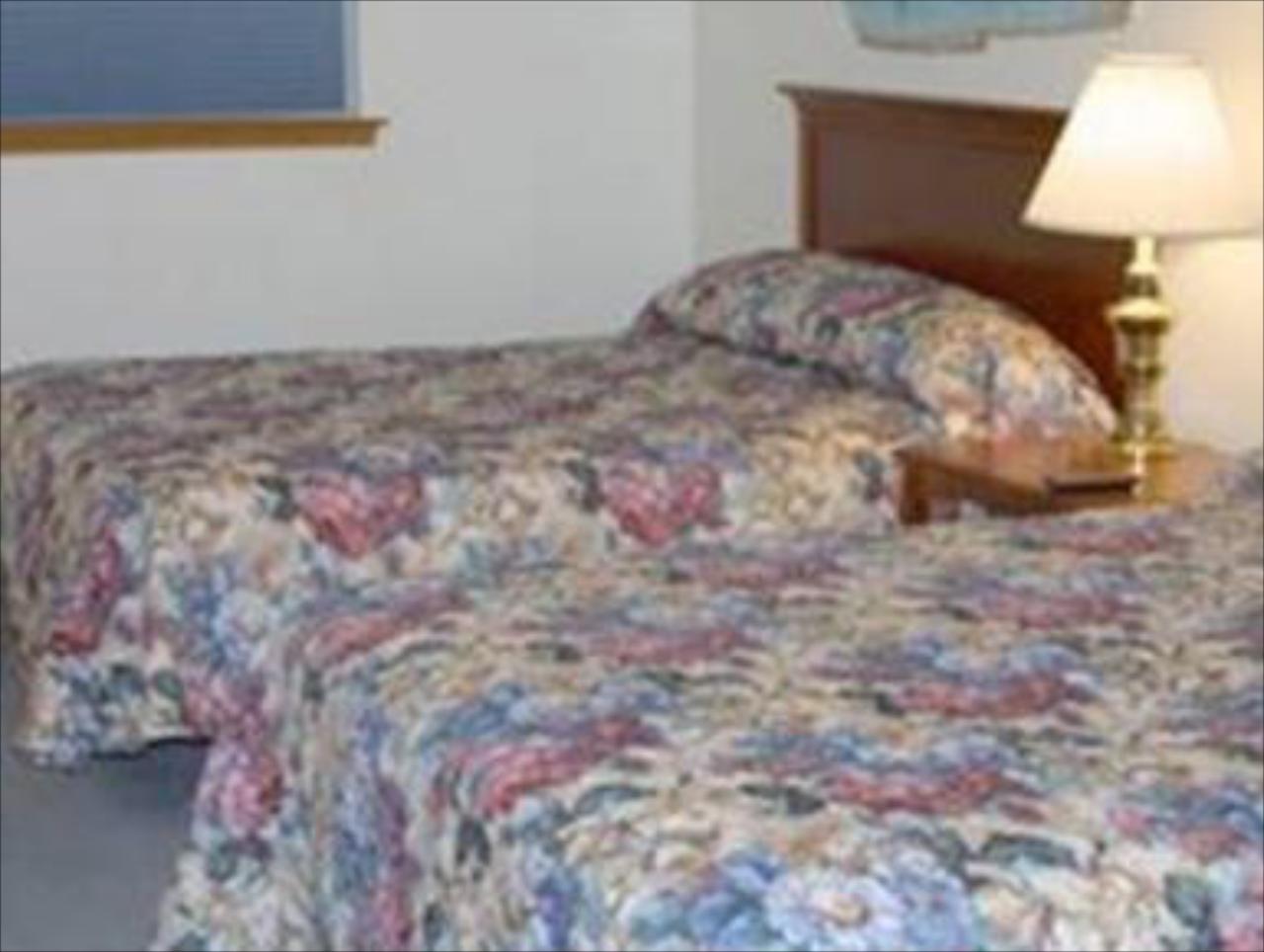 Frontier Suites Hotel