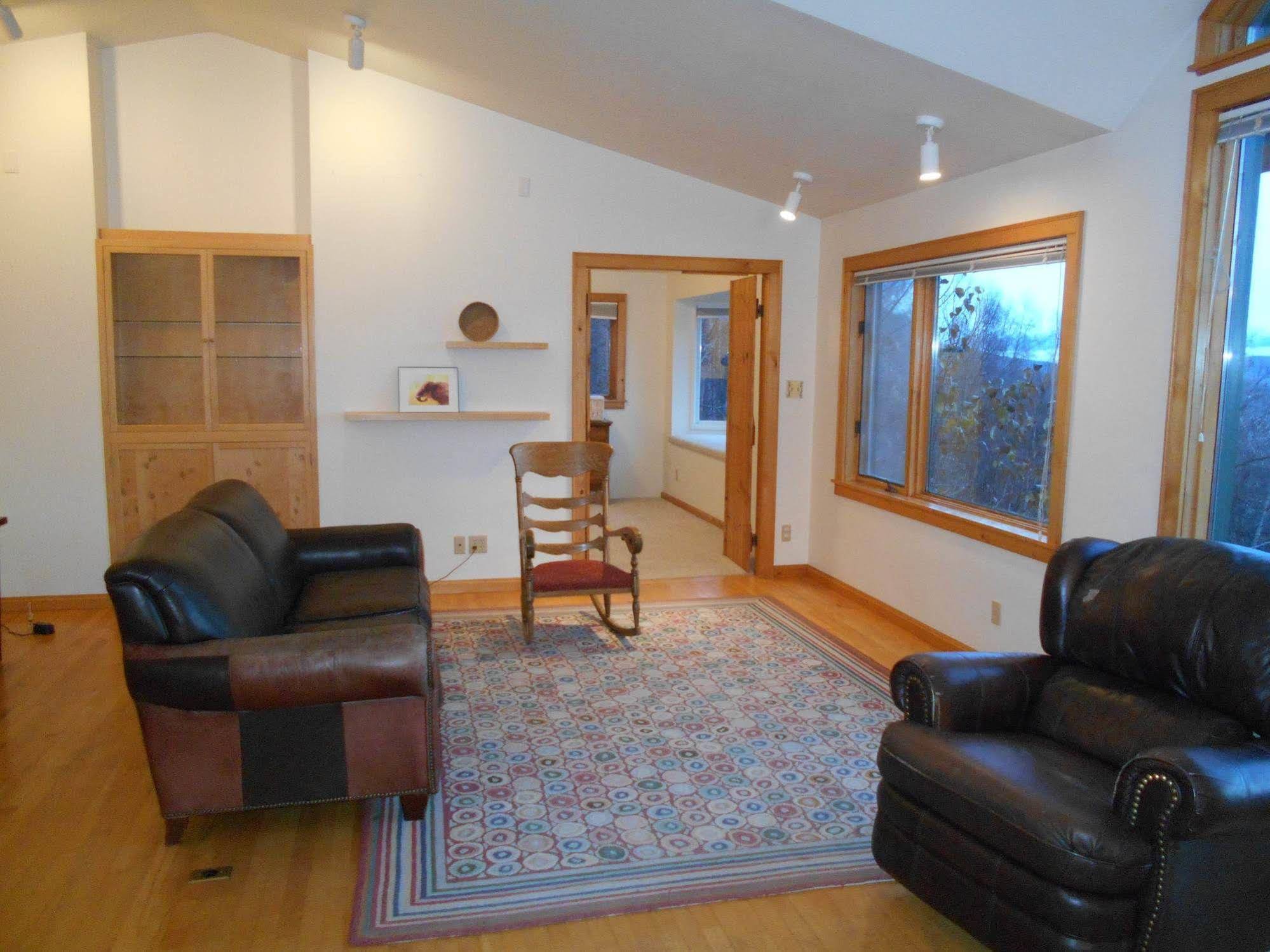 Chickadee Inn