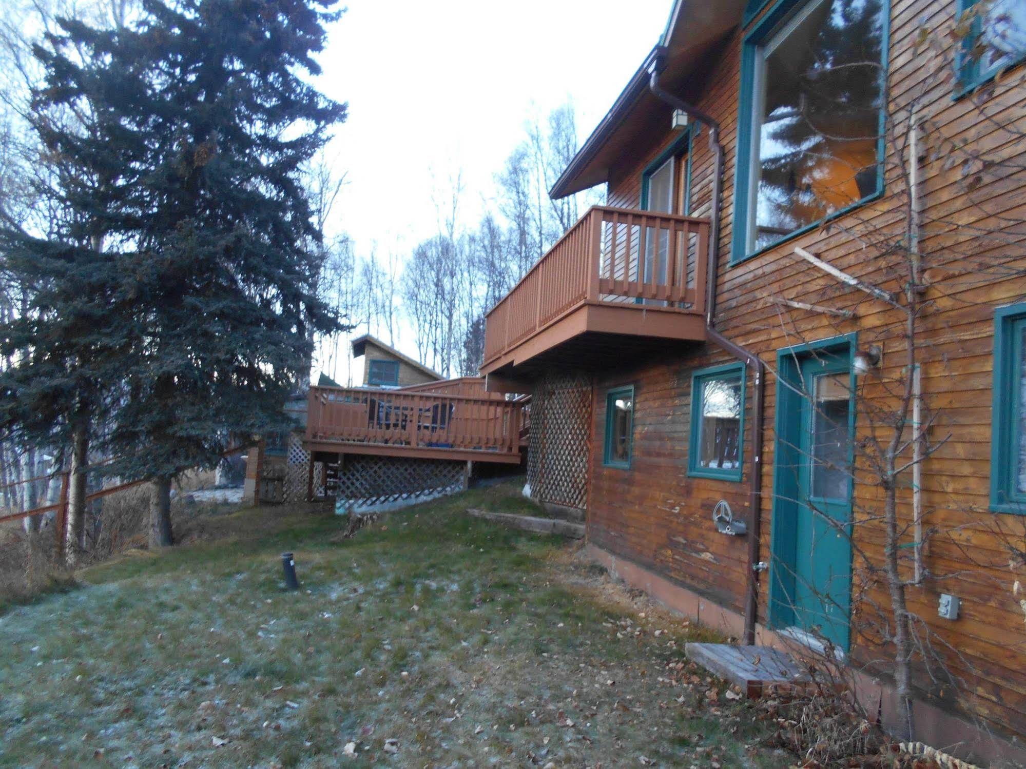 Chickadee Inn