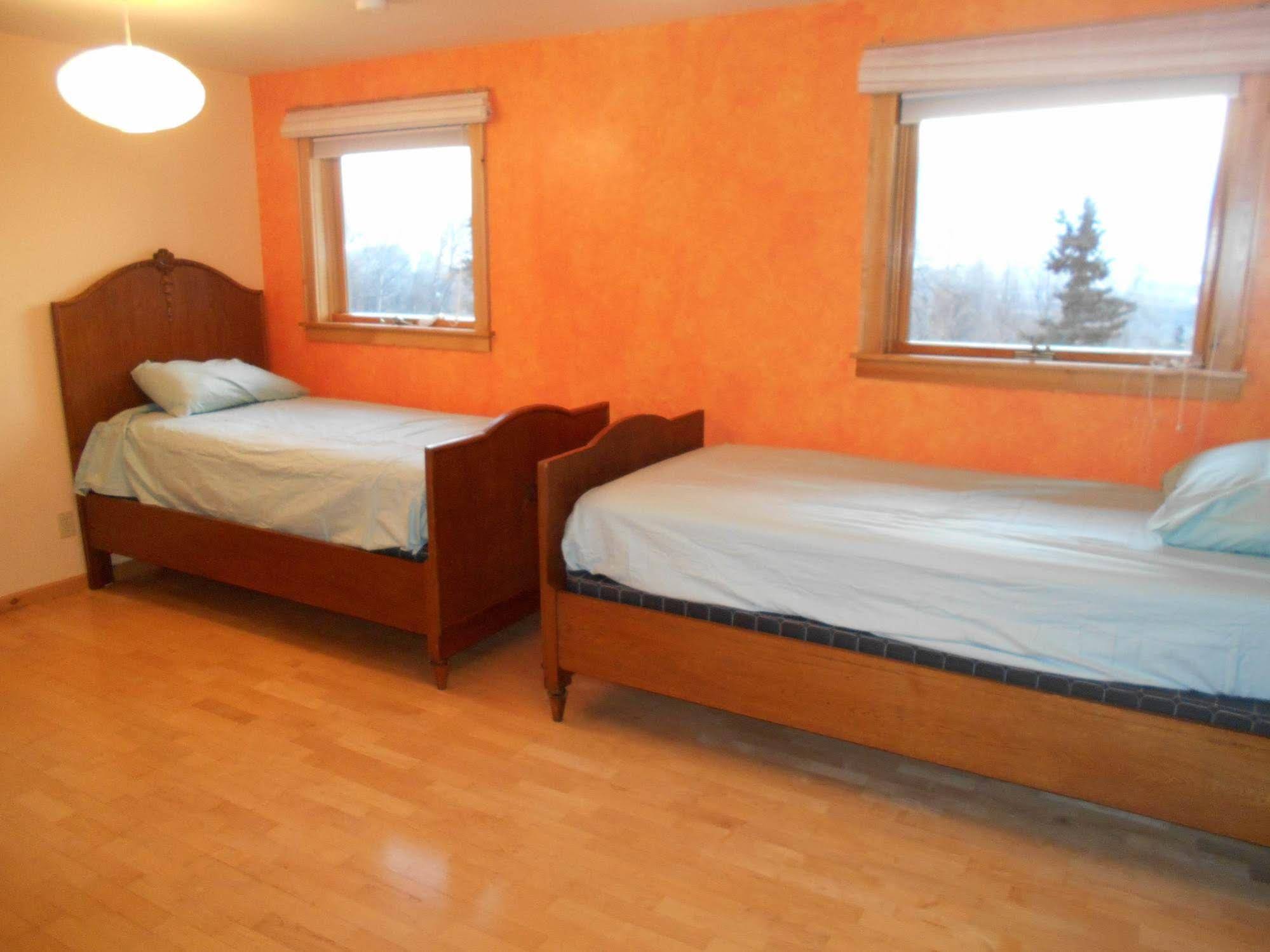 Chickadee Inn