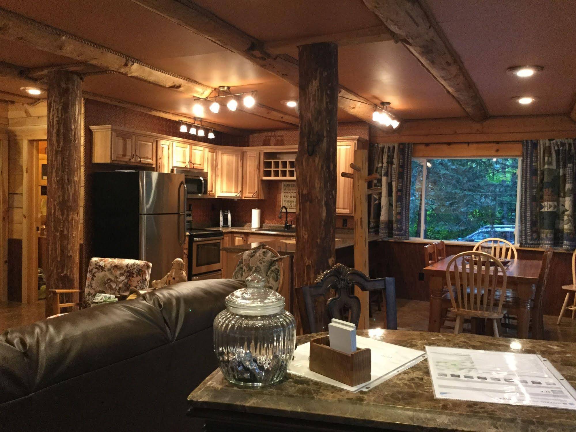 Renfro's Lakeside Retreat