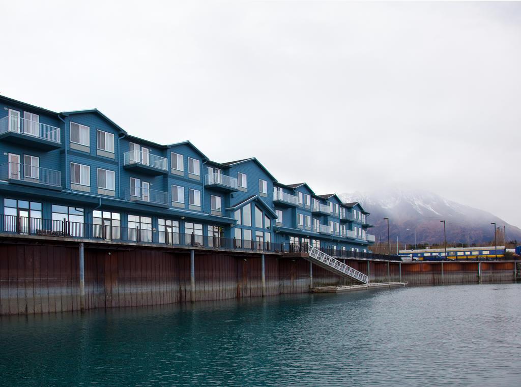 Seward Harbor 360 Hotel