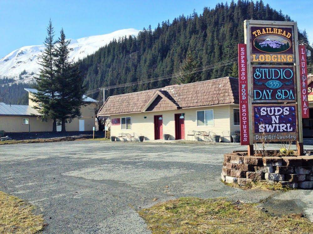 Trailhead Lodging