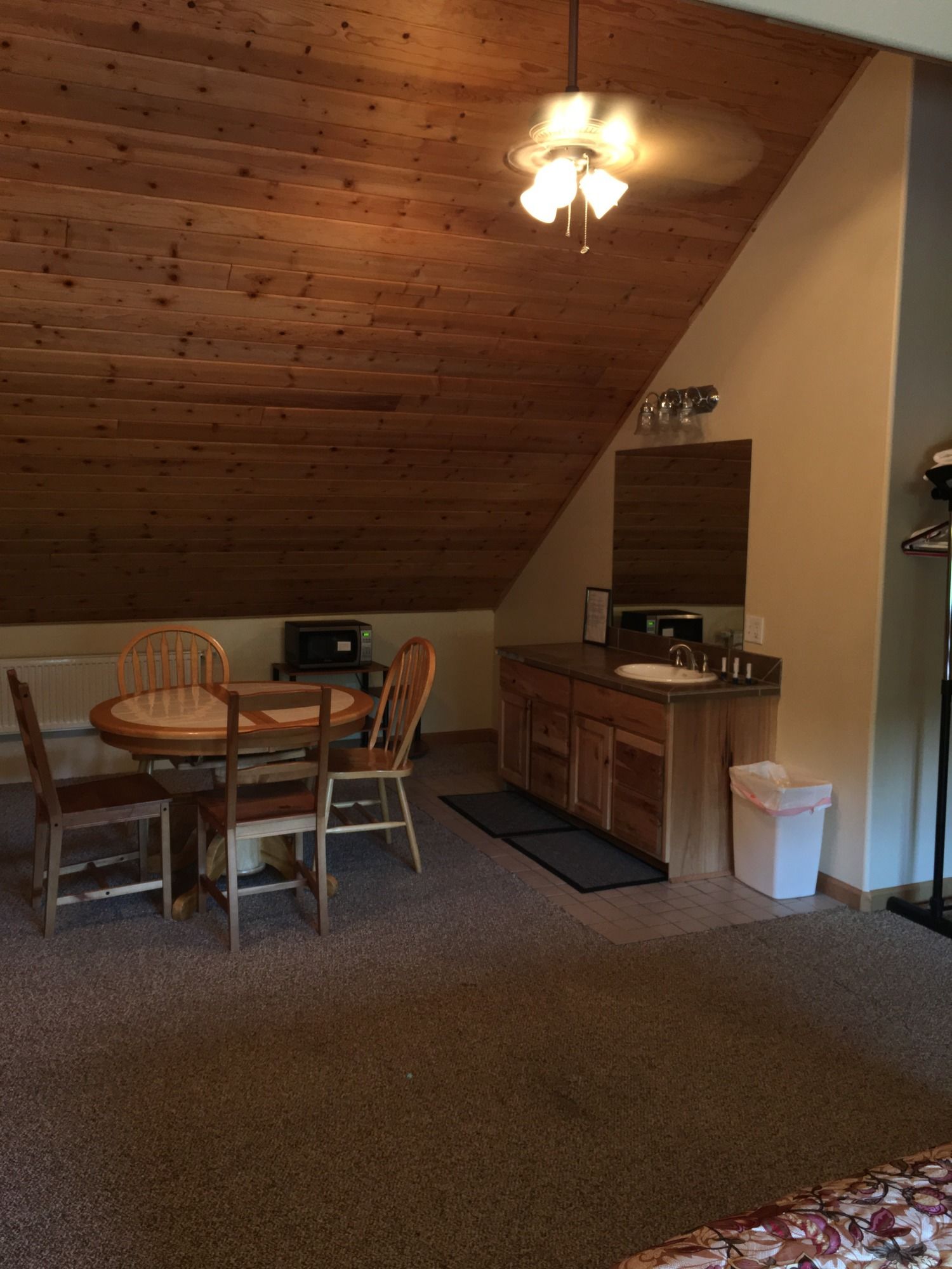 Twin Peaks Lodge and RV Park