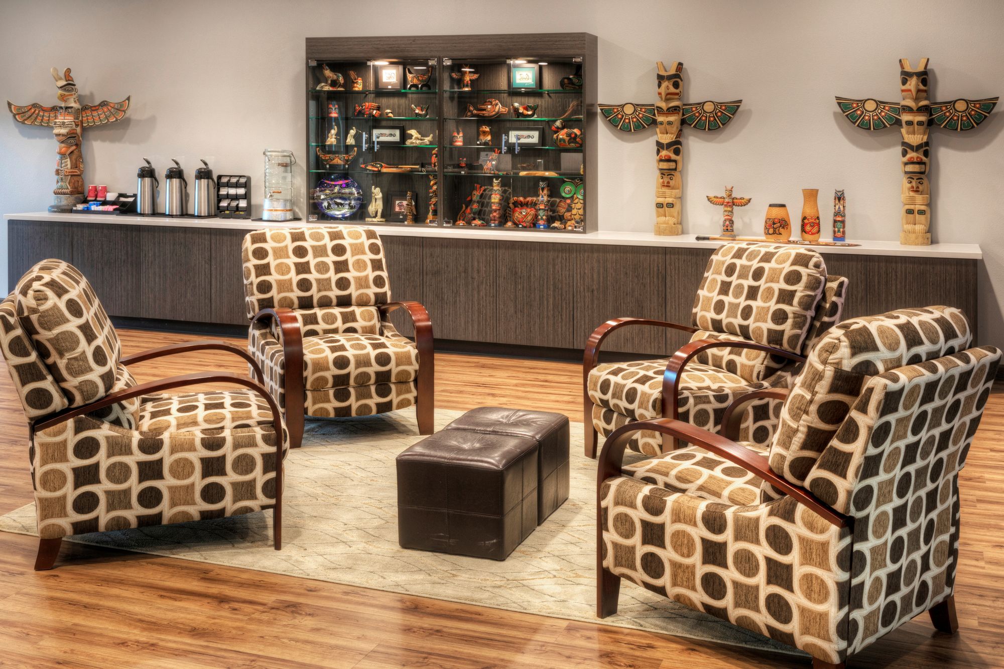Totem Hotel & Suites