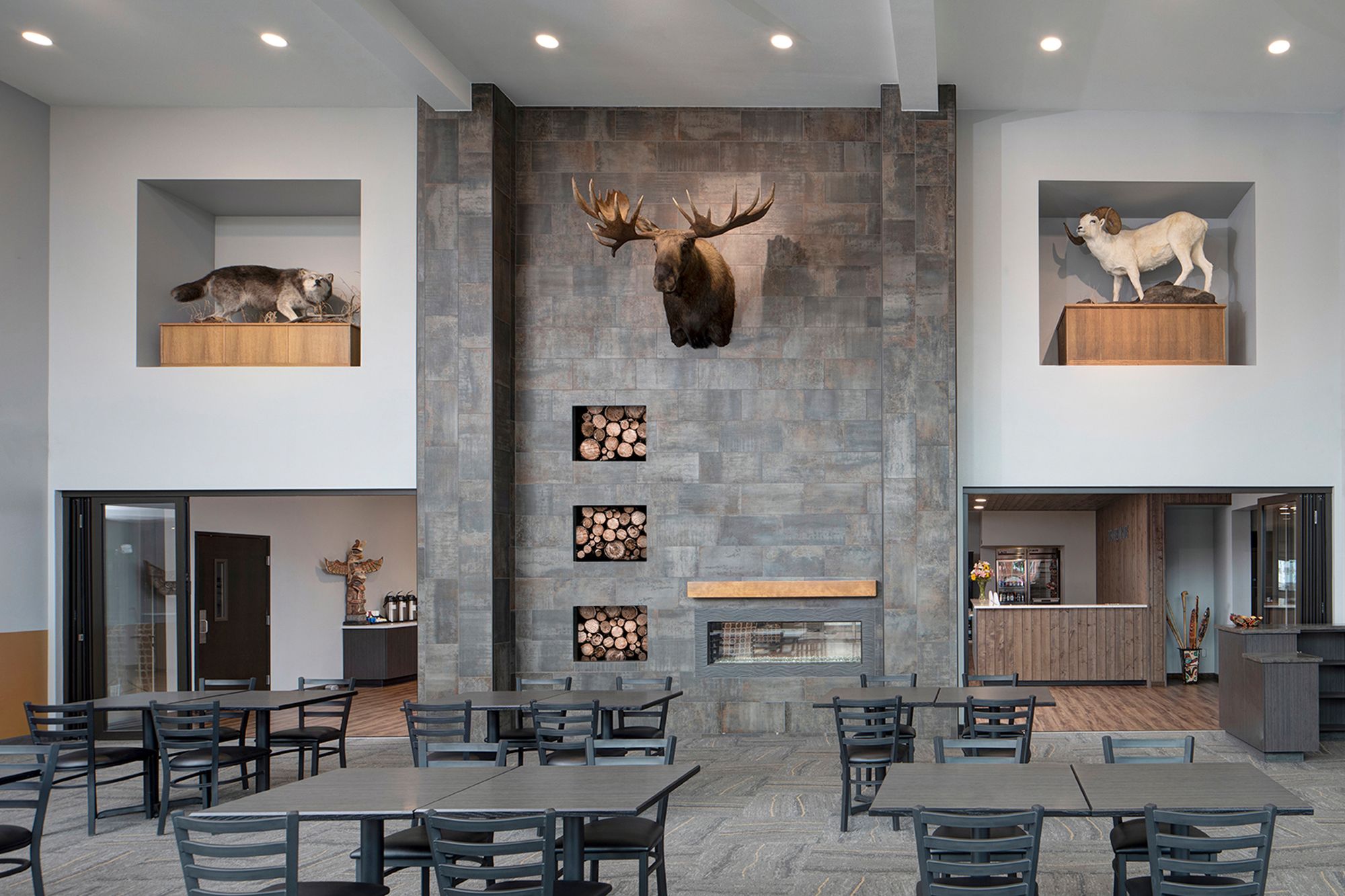 Totem Hotel & Suites