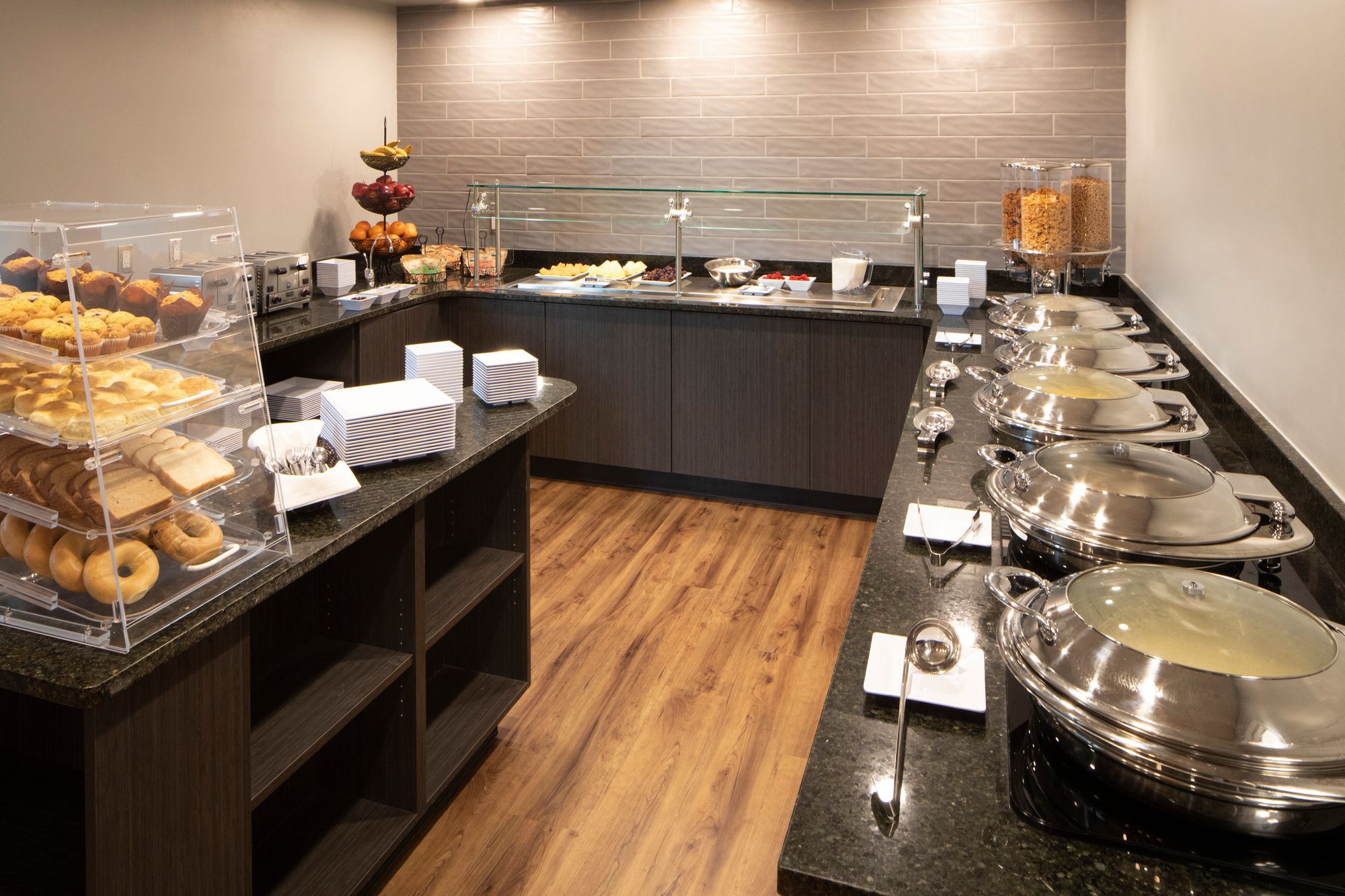 Totem Hotel & Suites