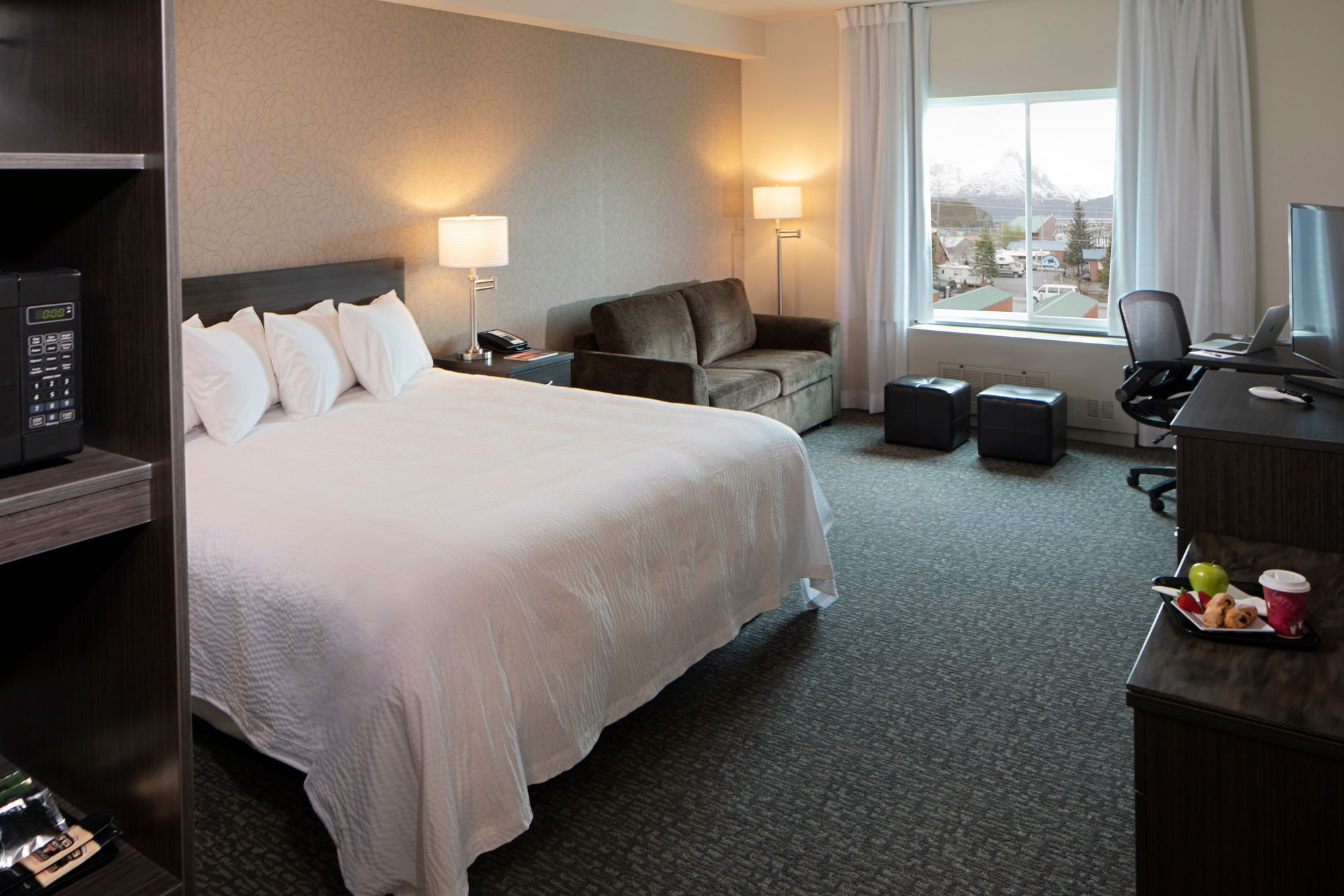 Totem Hotel & Suites