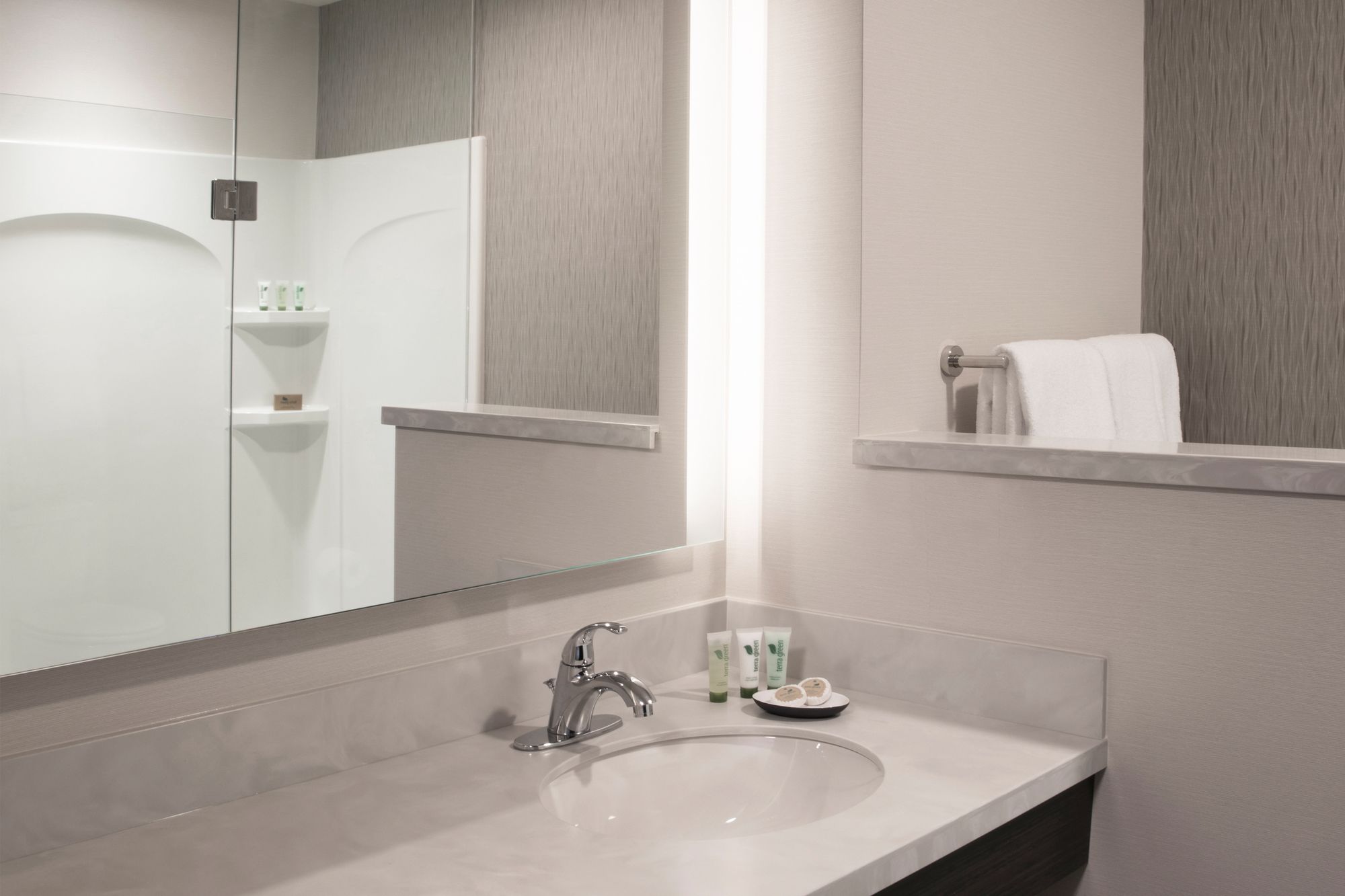 Totem Hotel & Suites