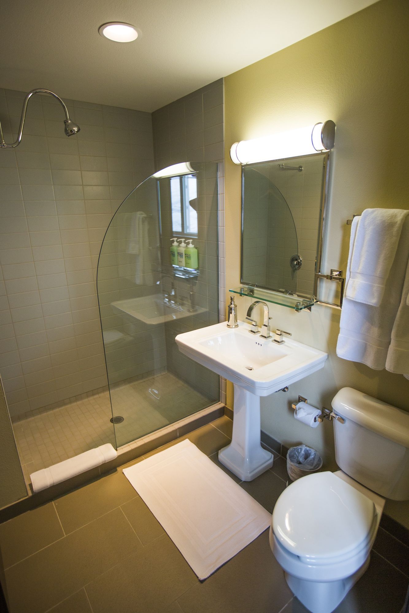 Tsaina Lodge