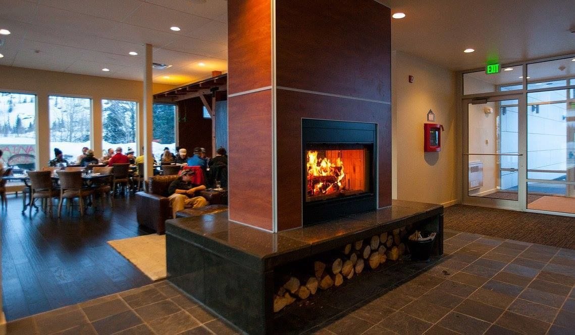 Tsaina Lodge